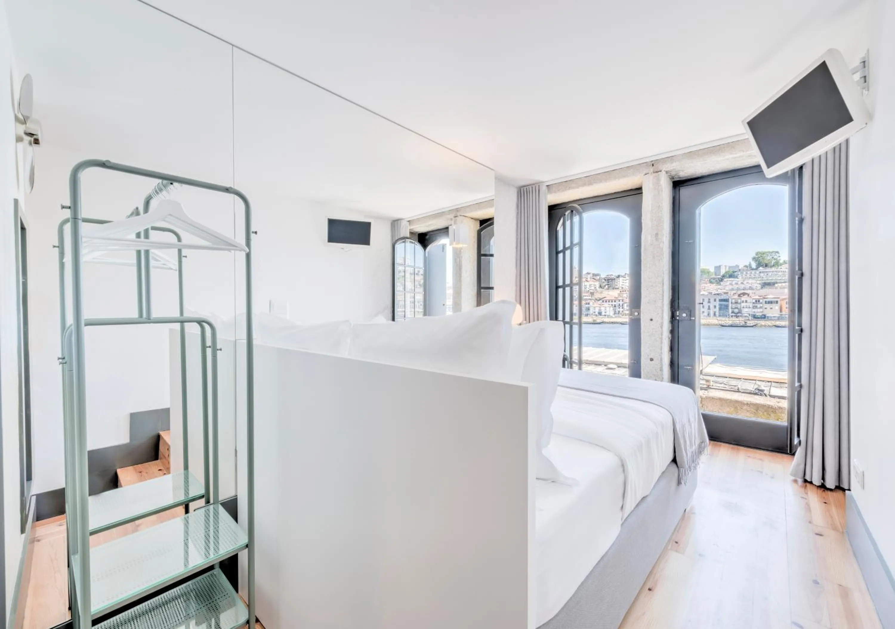 Bed in Oporto Street Fonte Taurina - Riverfront Suites