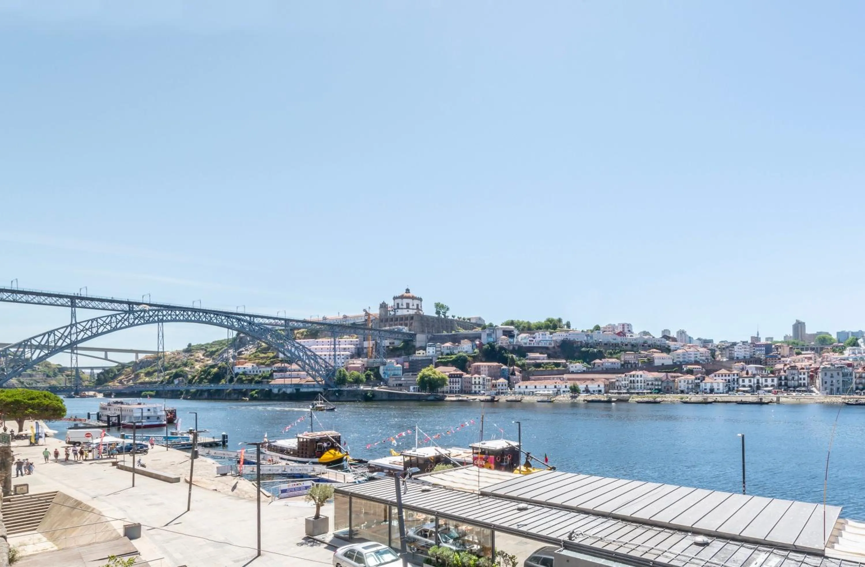 River view in Oporto Street Fonte Taurina - Riverfront Suites