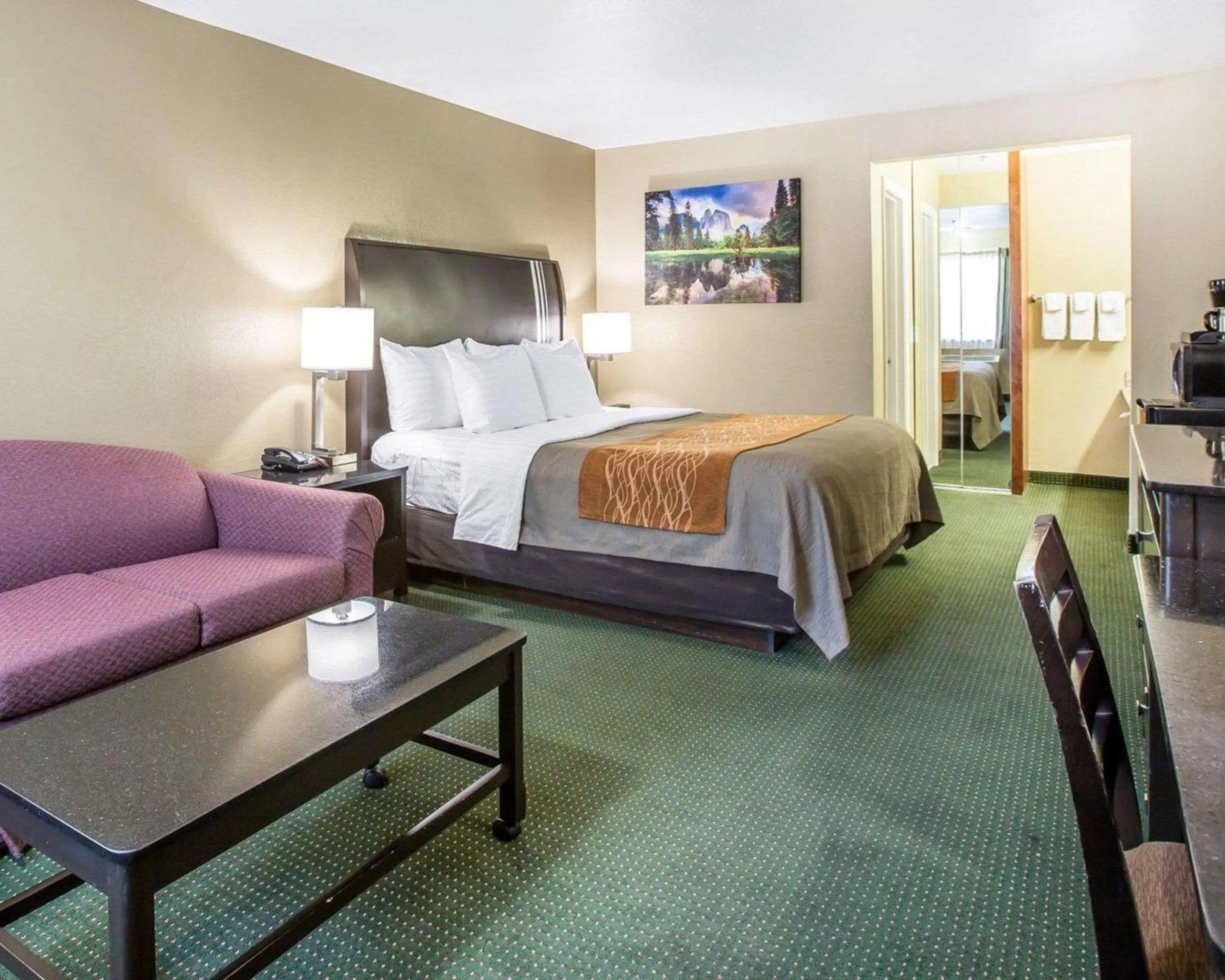 Photo of the whole room in The Oakhurst Inn at Yosemite