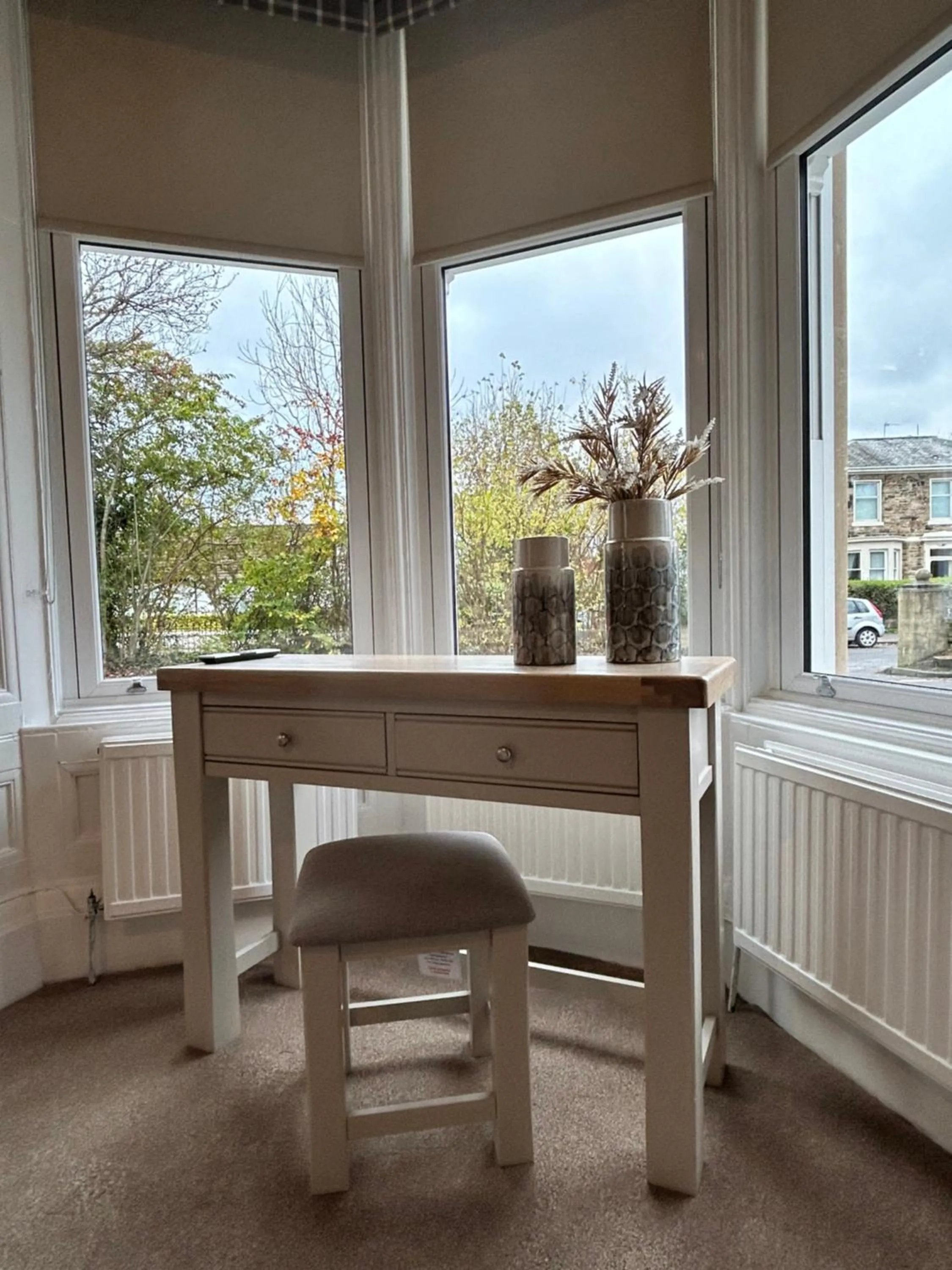 View (from property/room), Bed in Crookston Hotel