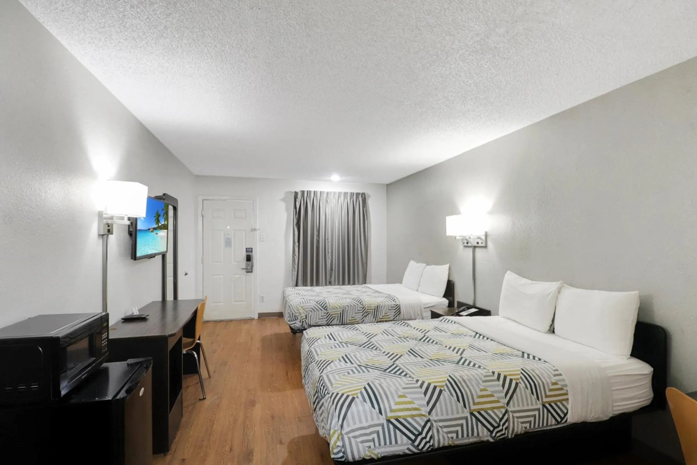 Bed in Motel 6-Bryan, TX - University Area