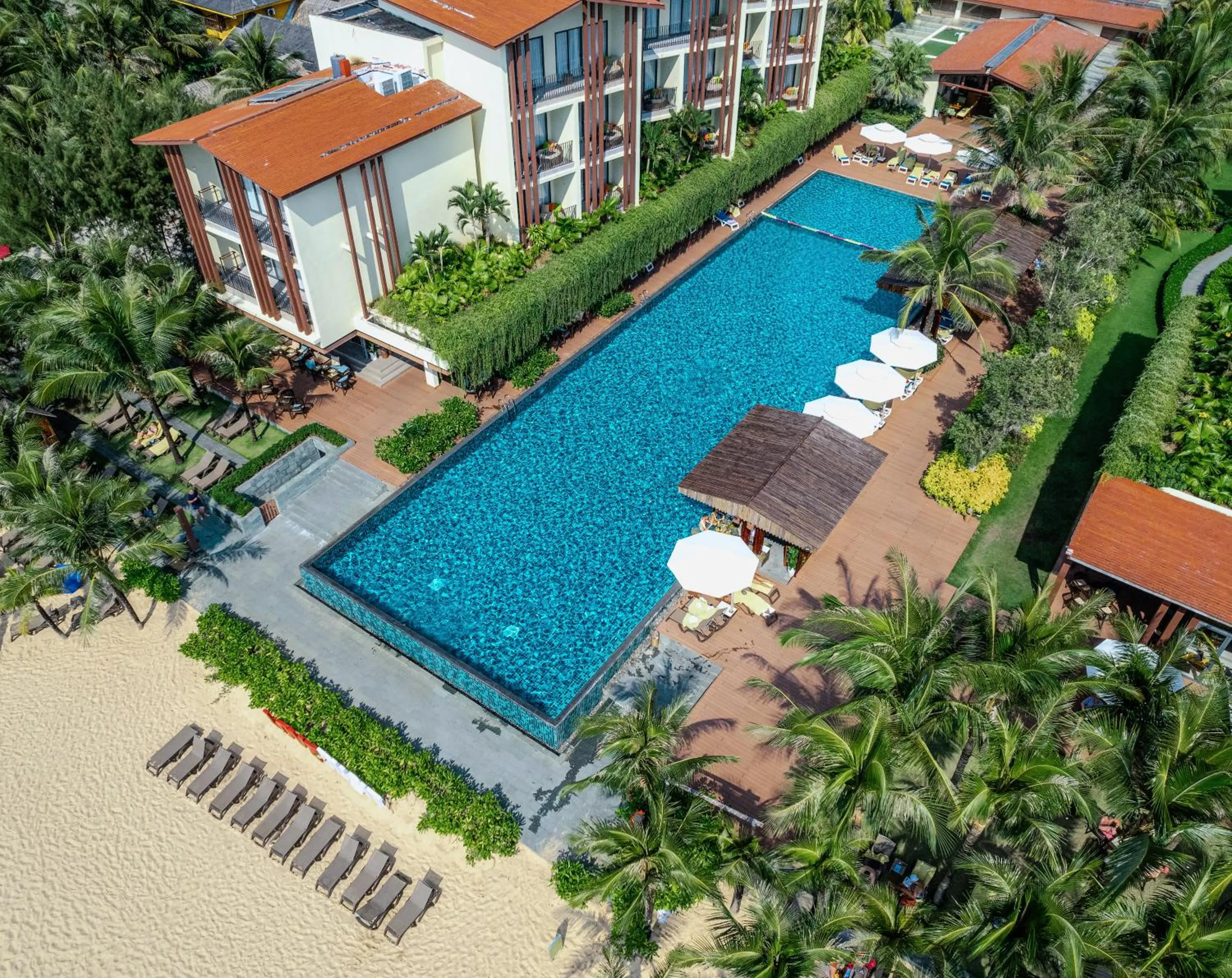 Swimming pool in Dusit Princess Moonrise Beach Resort