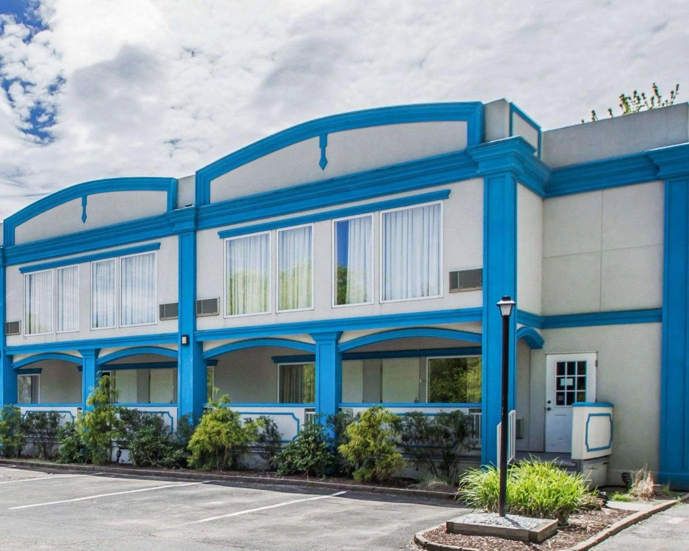 Property building in Econo Lodge Inn & Suites Old Saybrook - Westbrook