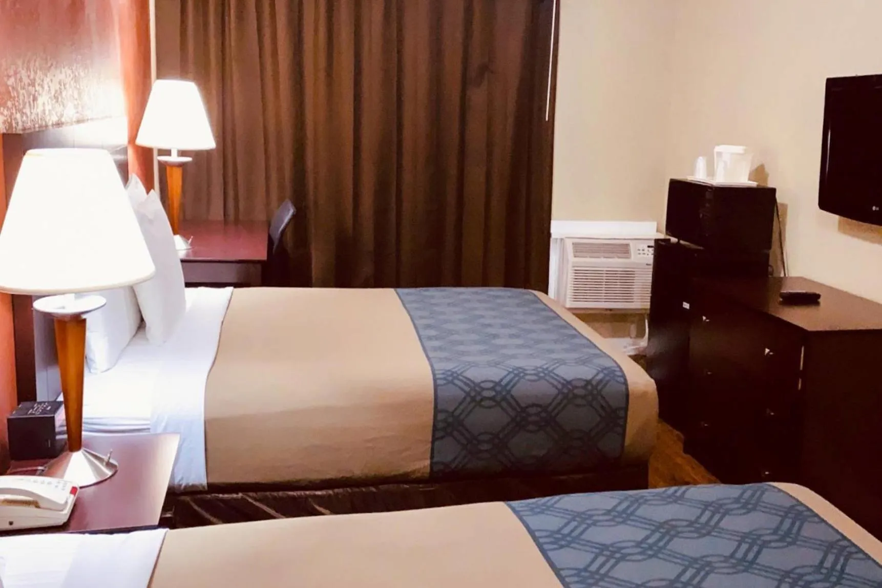 Bedroom in Econo Lodge Inn & Suites Old Saybrook - Westbrook