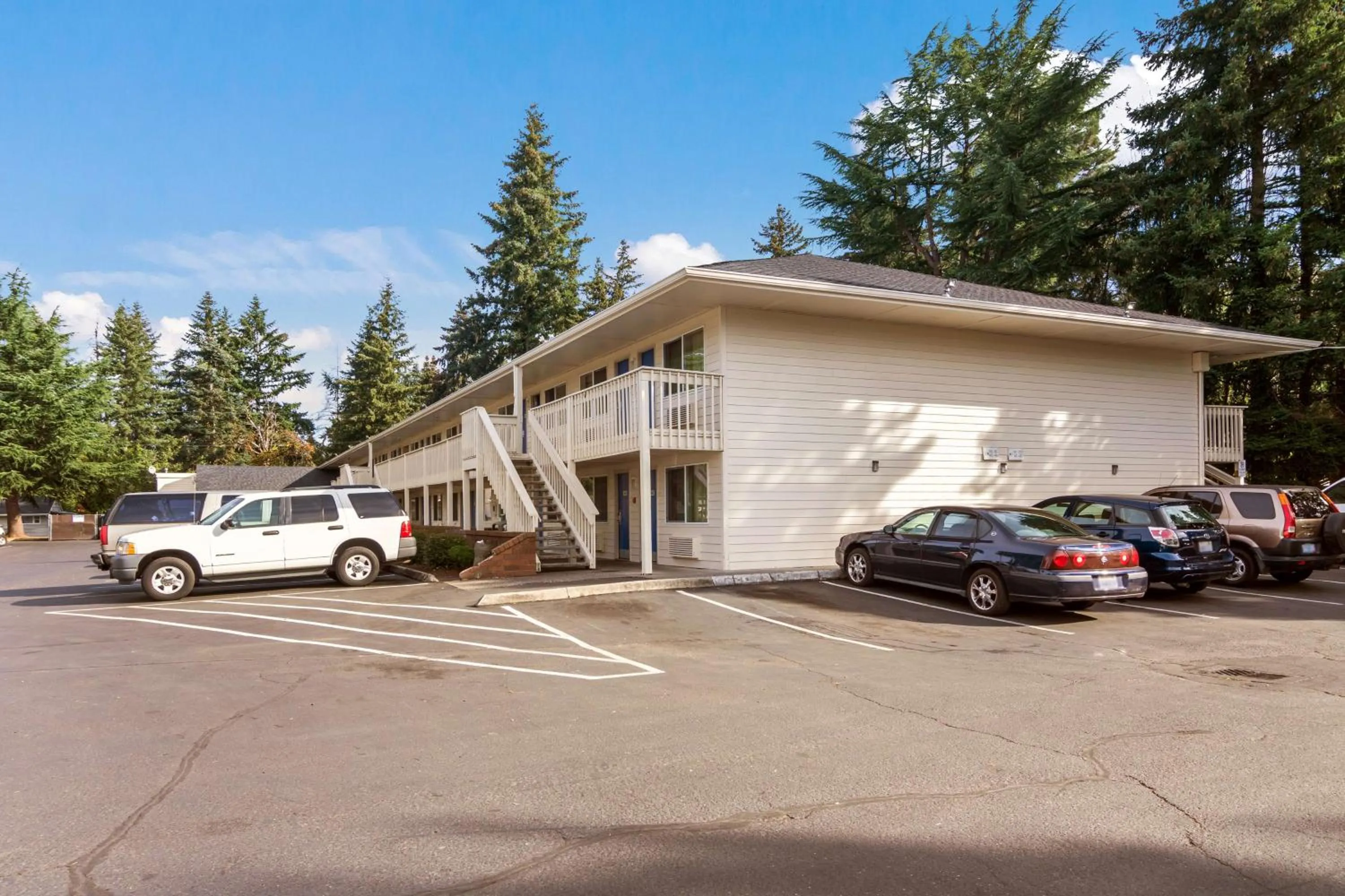 Property building in Motel 6-Vancouver, WA