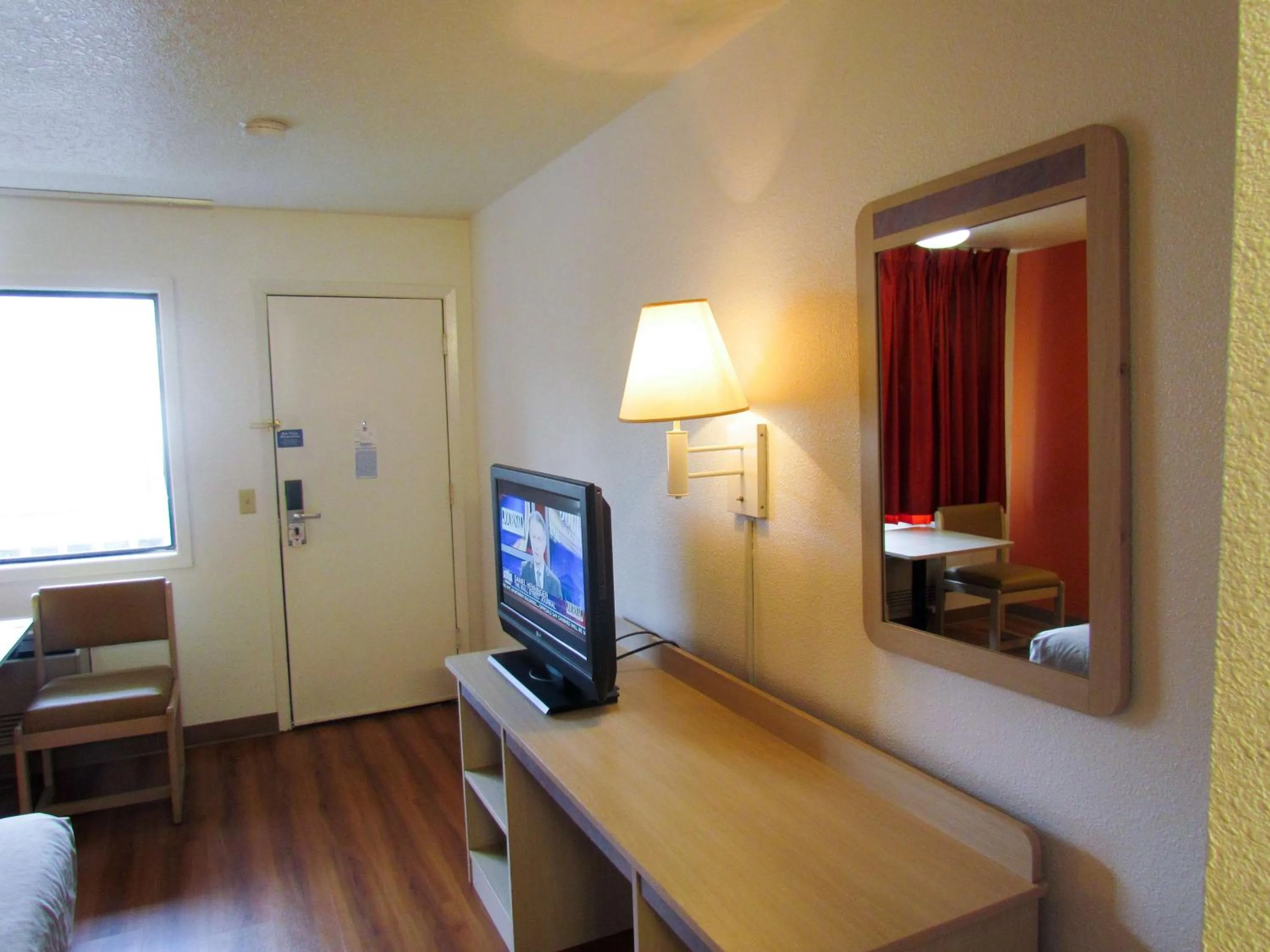 TV and multimedia in Motel 6-Vancouver, WA