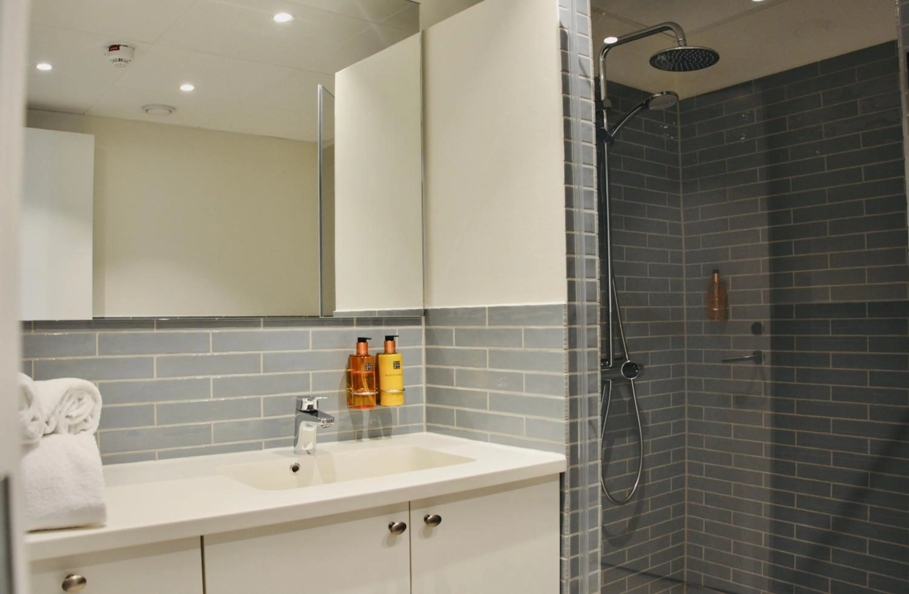 Shower in Hotel Marie