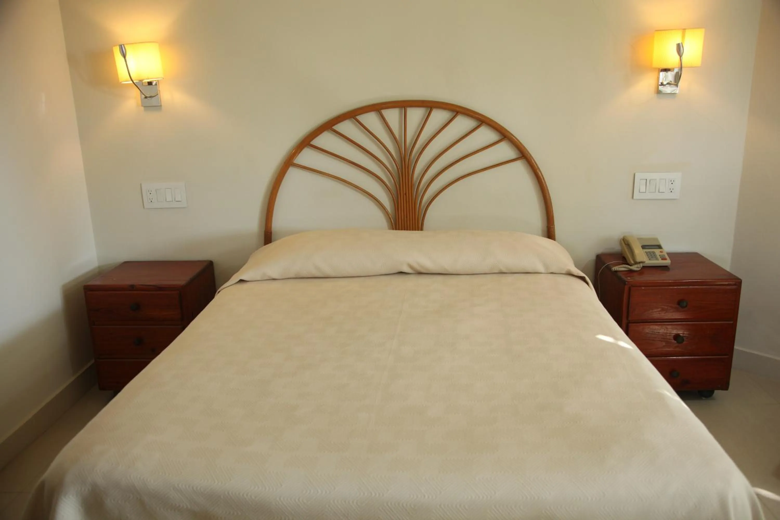 Bed in Aparta Hotel Plaza del Sol