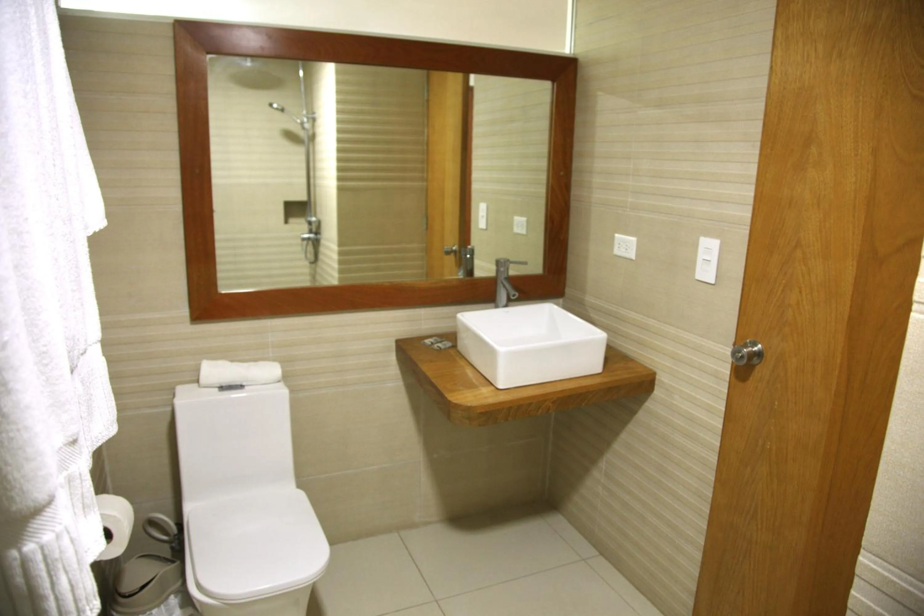 Bathroom in Aparta Hotel Plaza del Sol