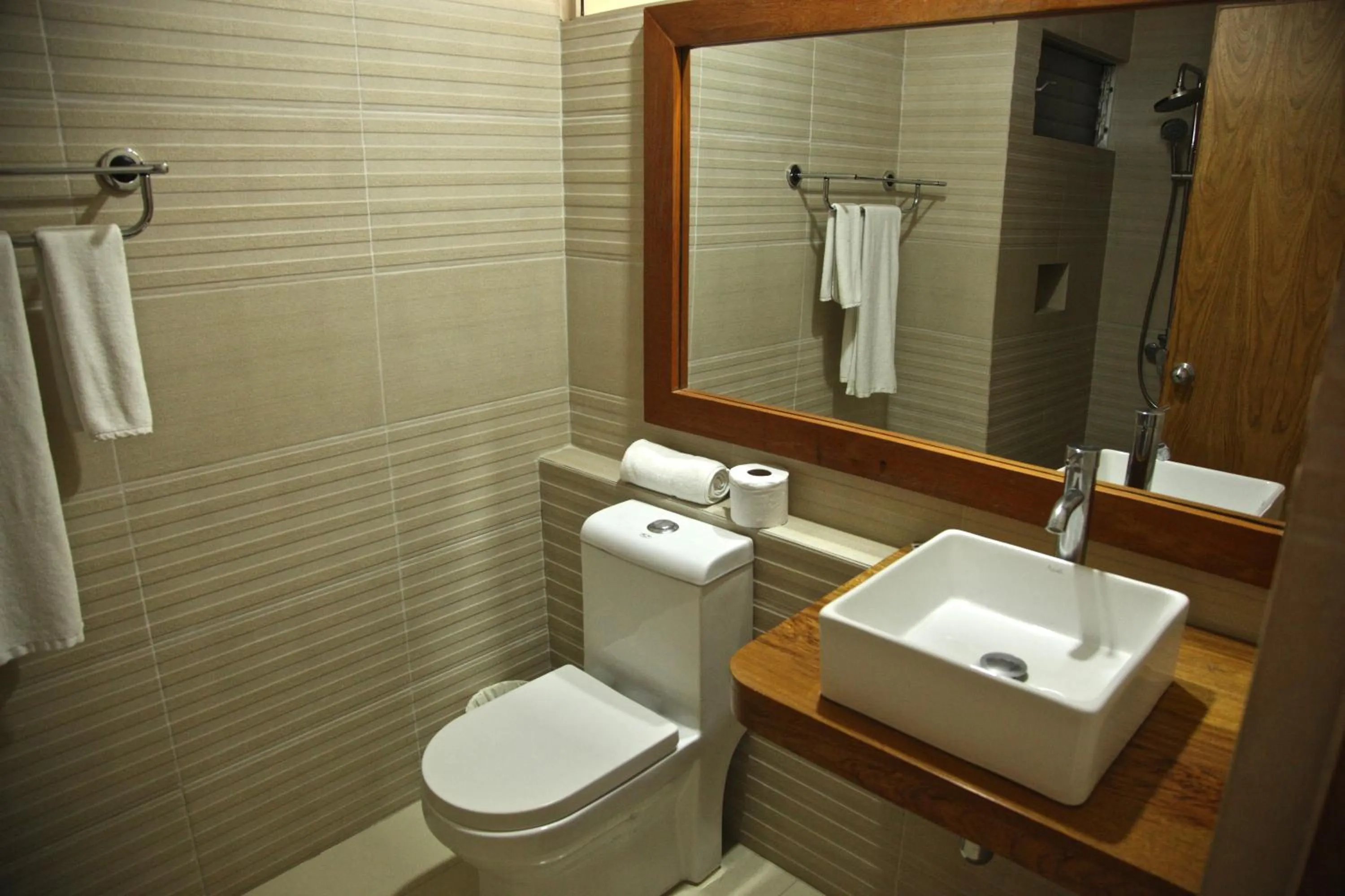 Bathroom in Aparta Hotel Plaza del Sol