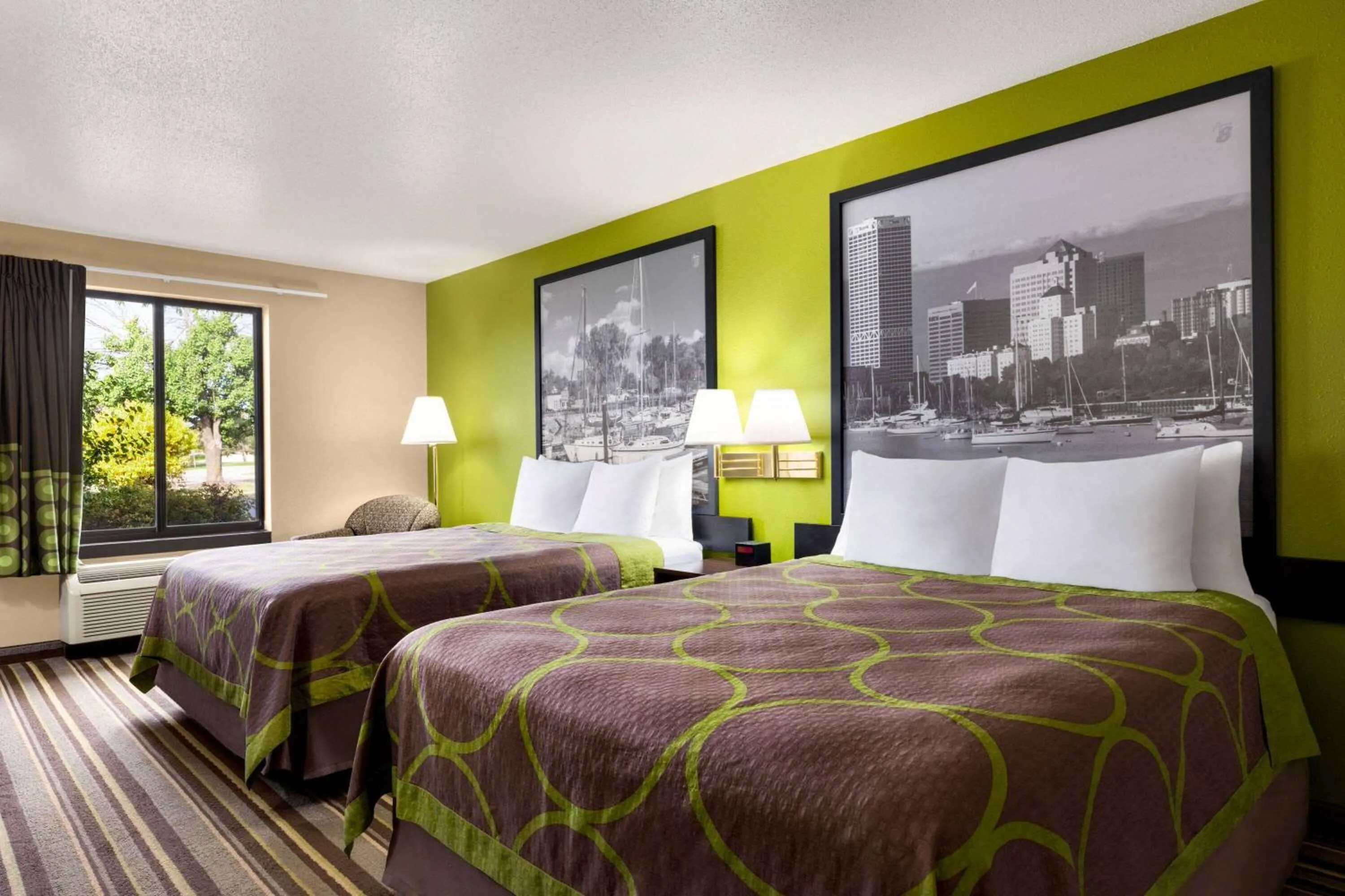 Photo of the whole room, Bed in Super 8 by Wyndham Germantown/Milwaukee