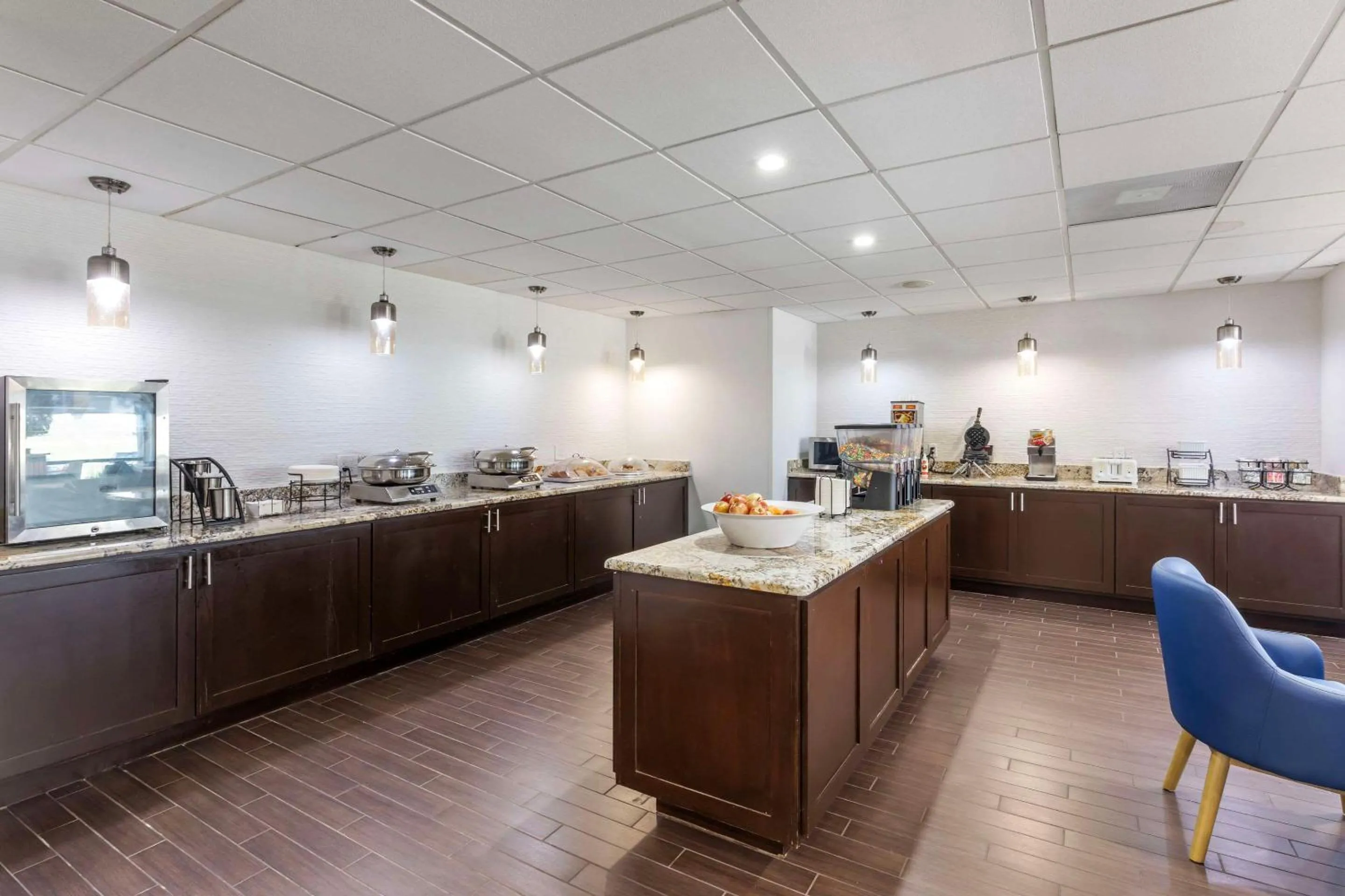 Breakfast in Comfort Inn Dallas North Love Field Airport