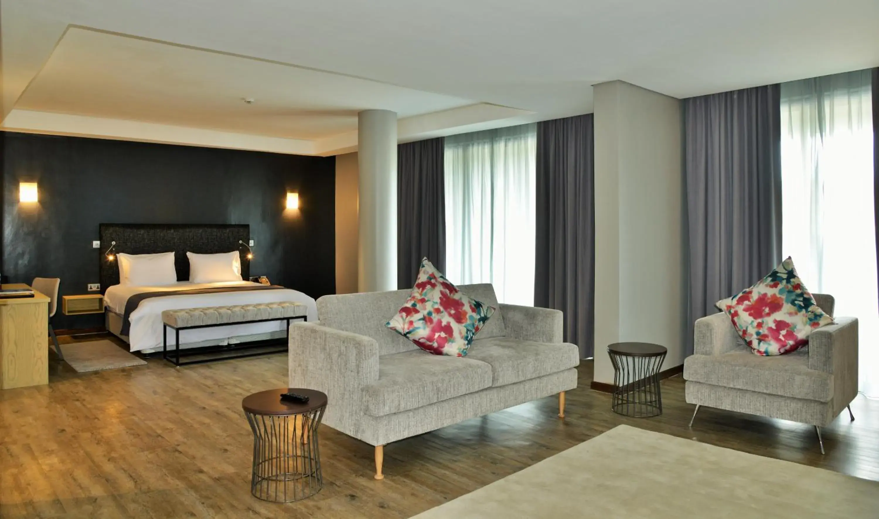 Executive Suite in EPIC Hotel & Suites Executive Suite in EPIC Hotel & Suites