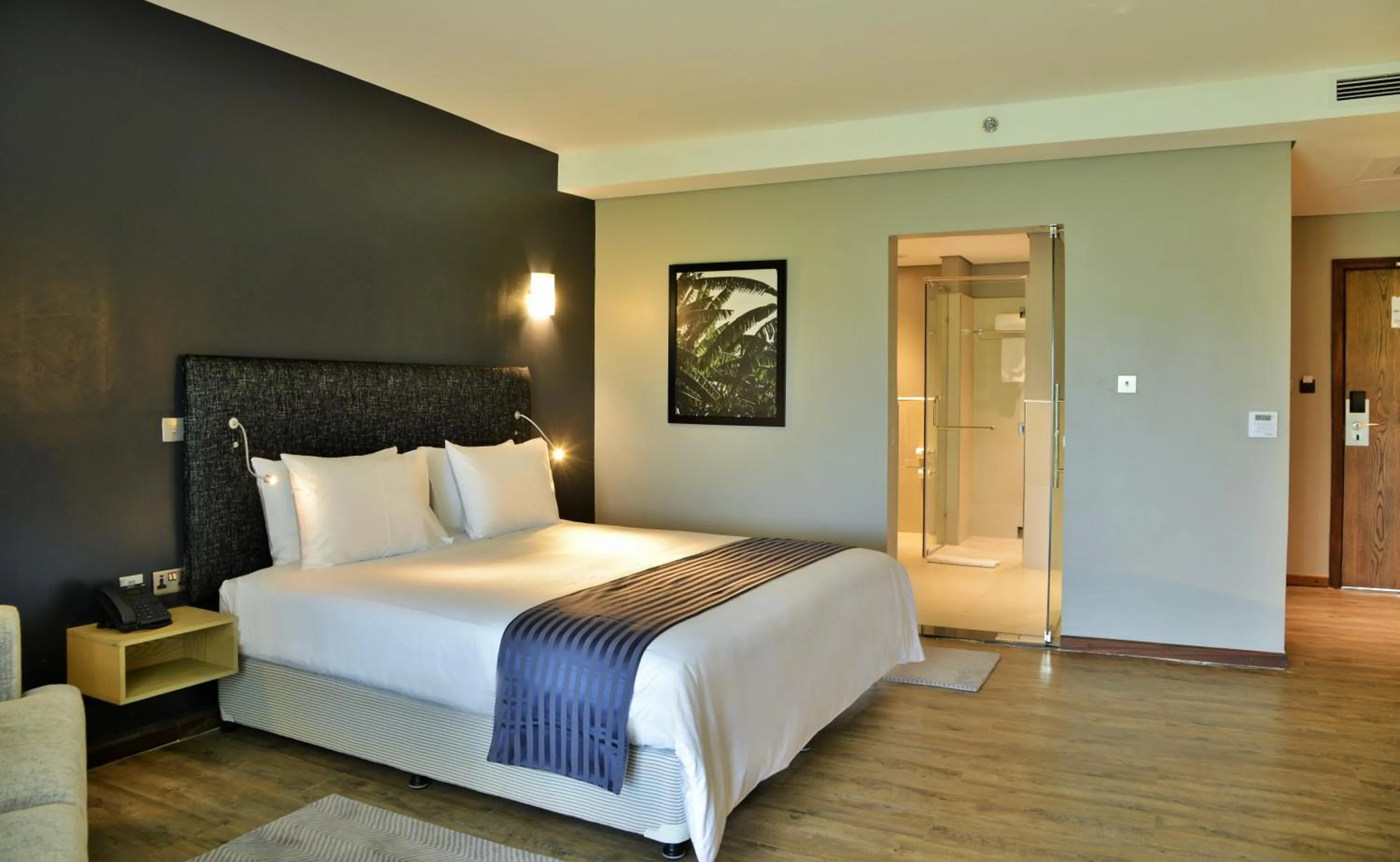 bunk bed, Bed in EPIC Hotel & Suites