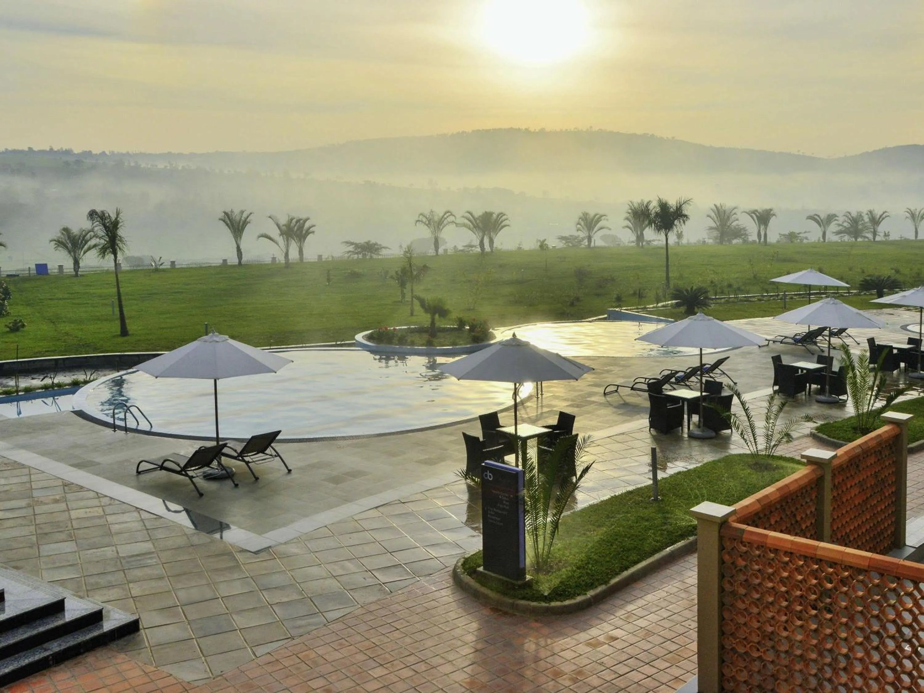 Lounge or bar in EPIC Hotel & Suites