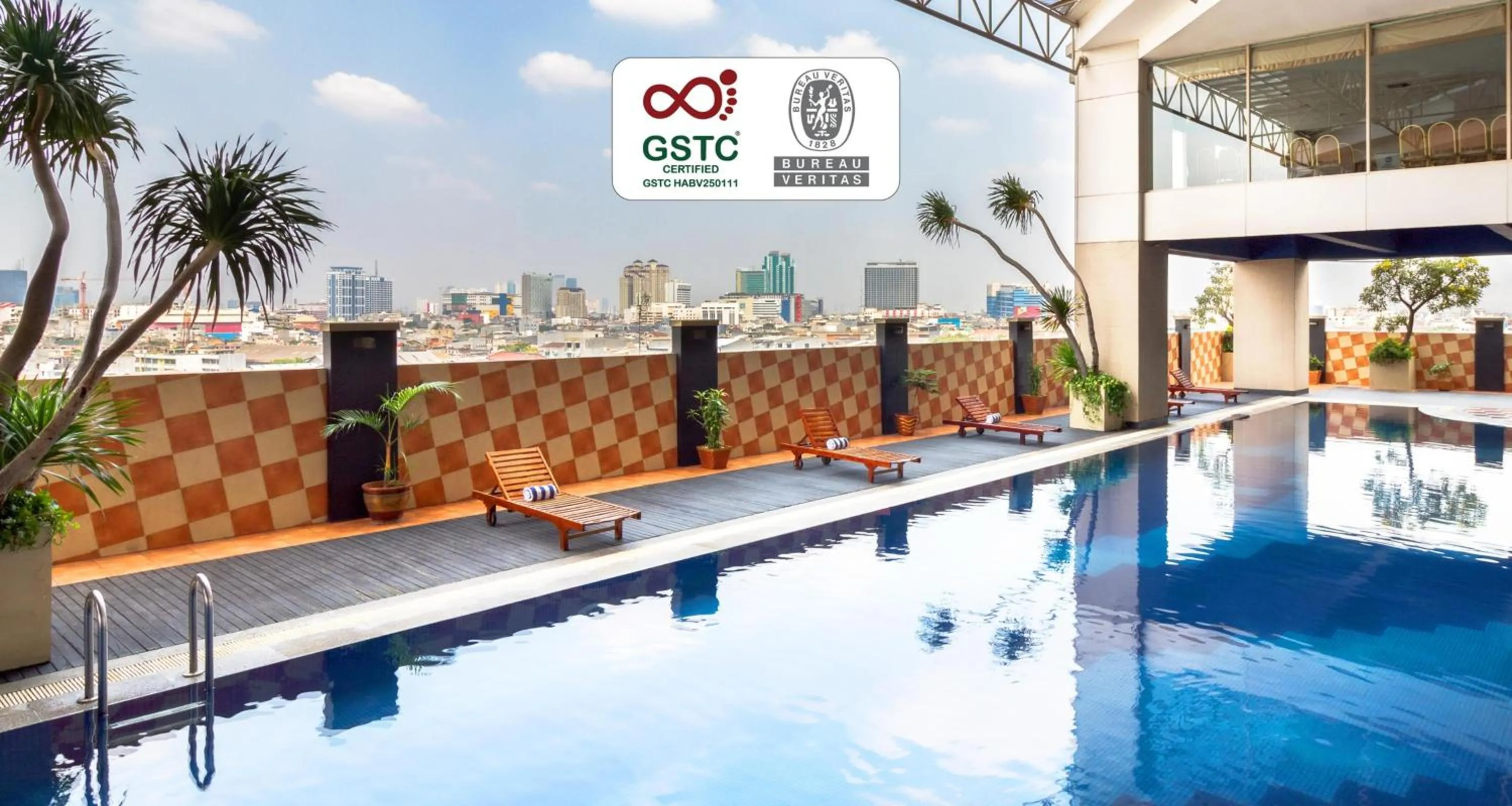 Pool view in Best Western Mangga Dua Hotel & Residence