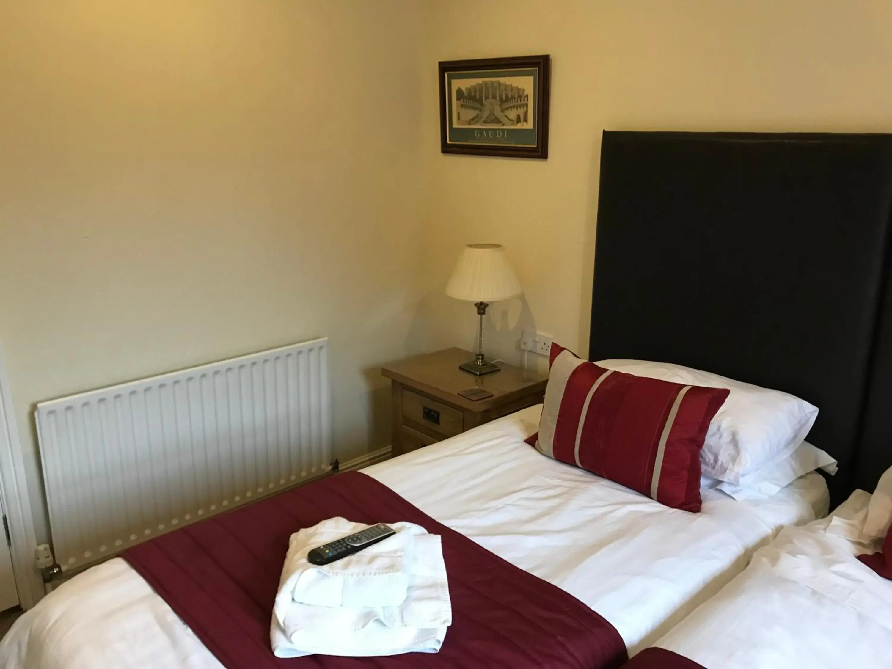 Single Room with Bathroom in Clayhanger Guest House Single Room with Bathroom in Clayhanger Guest House