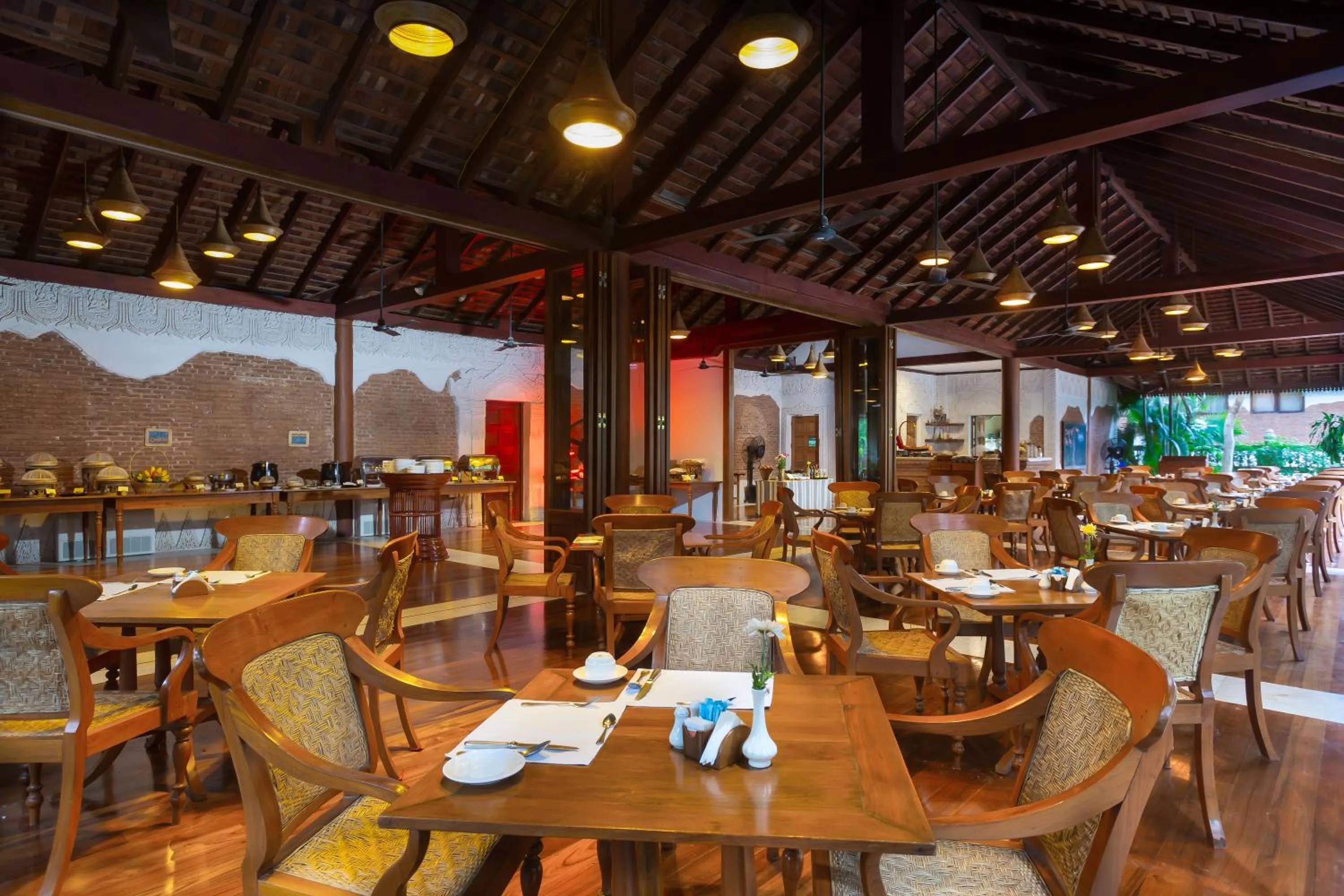 Restaurant/places to eat in The Hotel @ Tharabar Gate