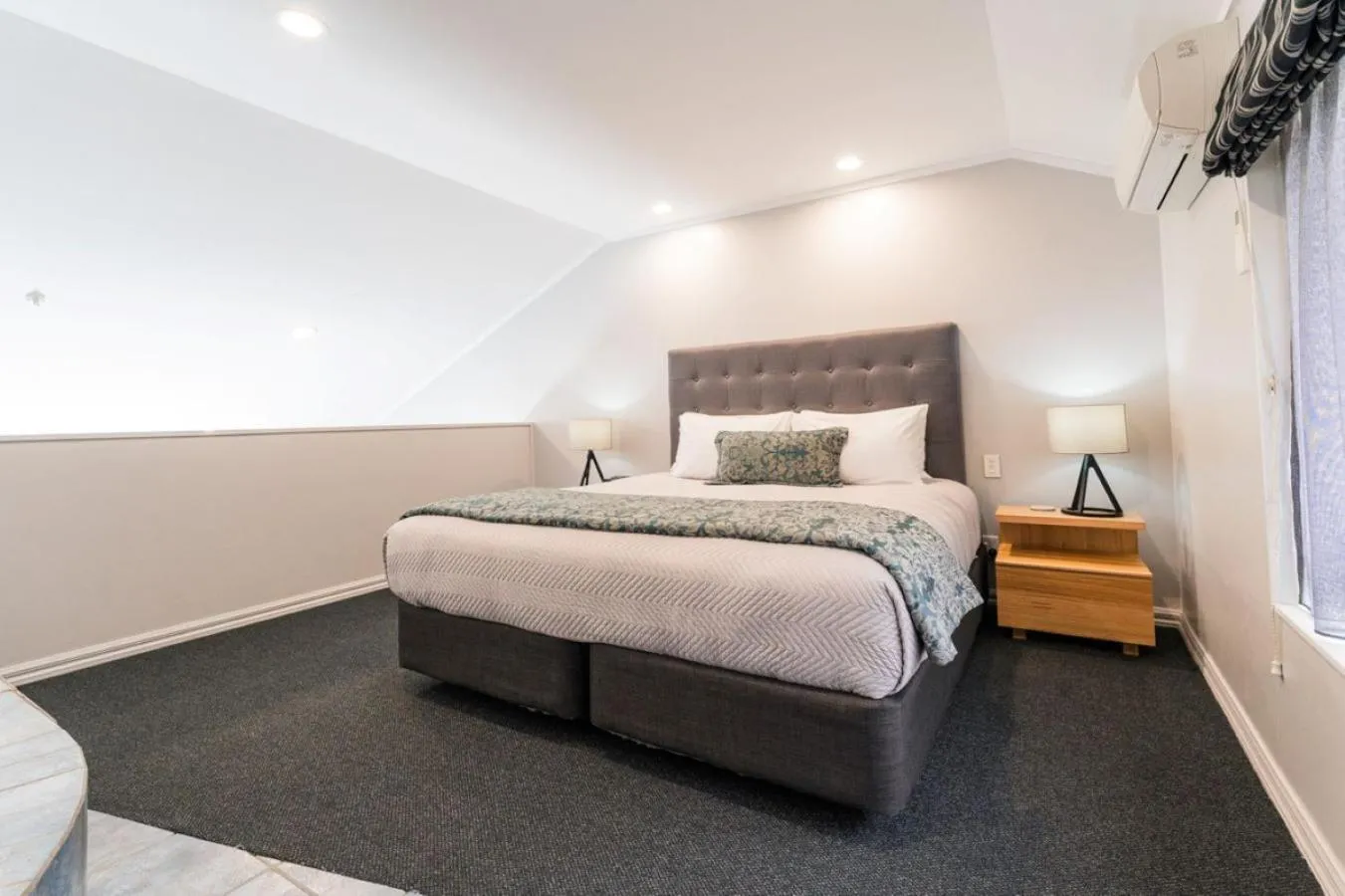 Bed in Aubyn Court Spa Motel