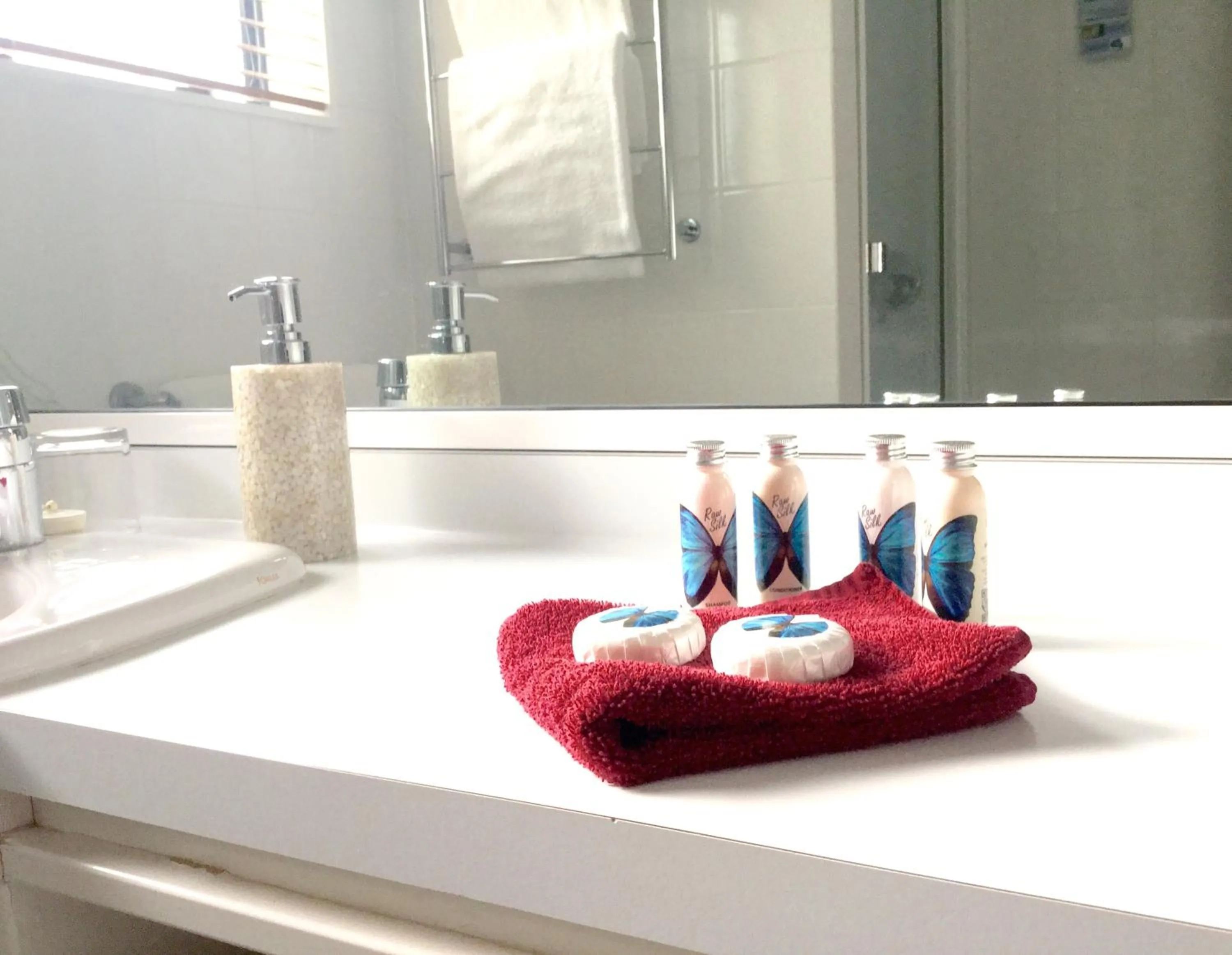 Bathroom in Aubyn Court Spa Motel