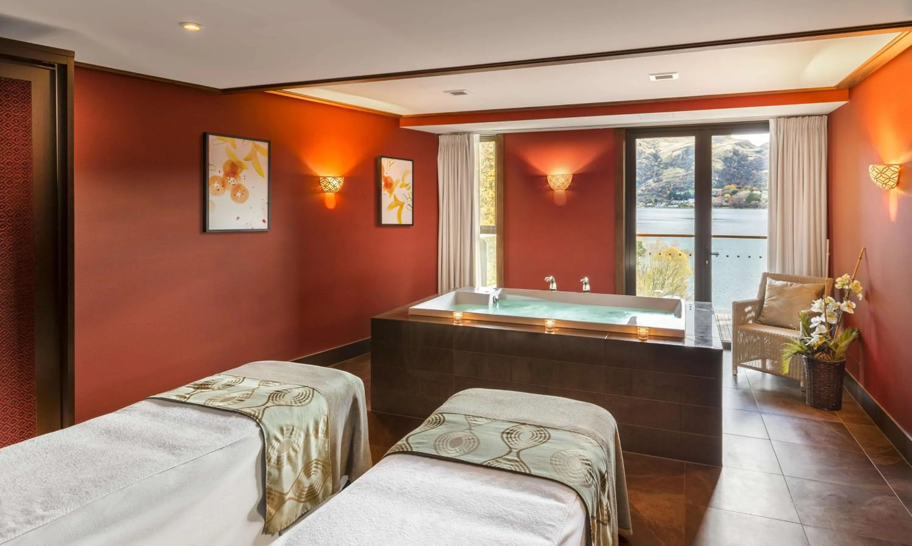 Spa and wellness centre/facilities, Bed in Hilton Queenstown Resort & Spa
