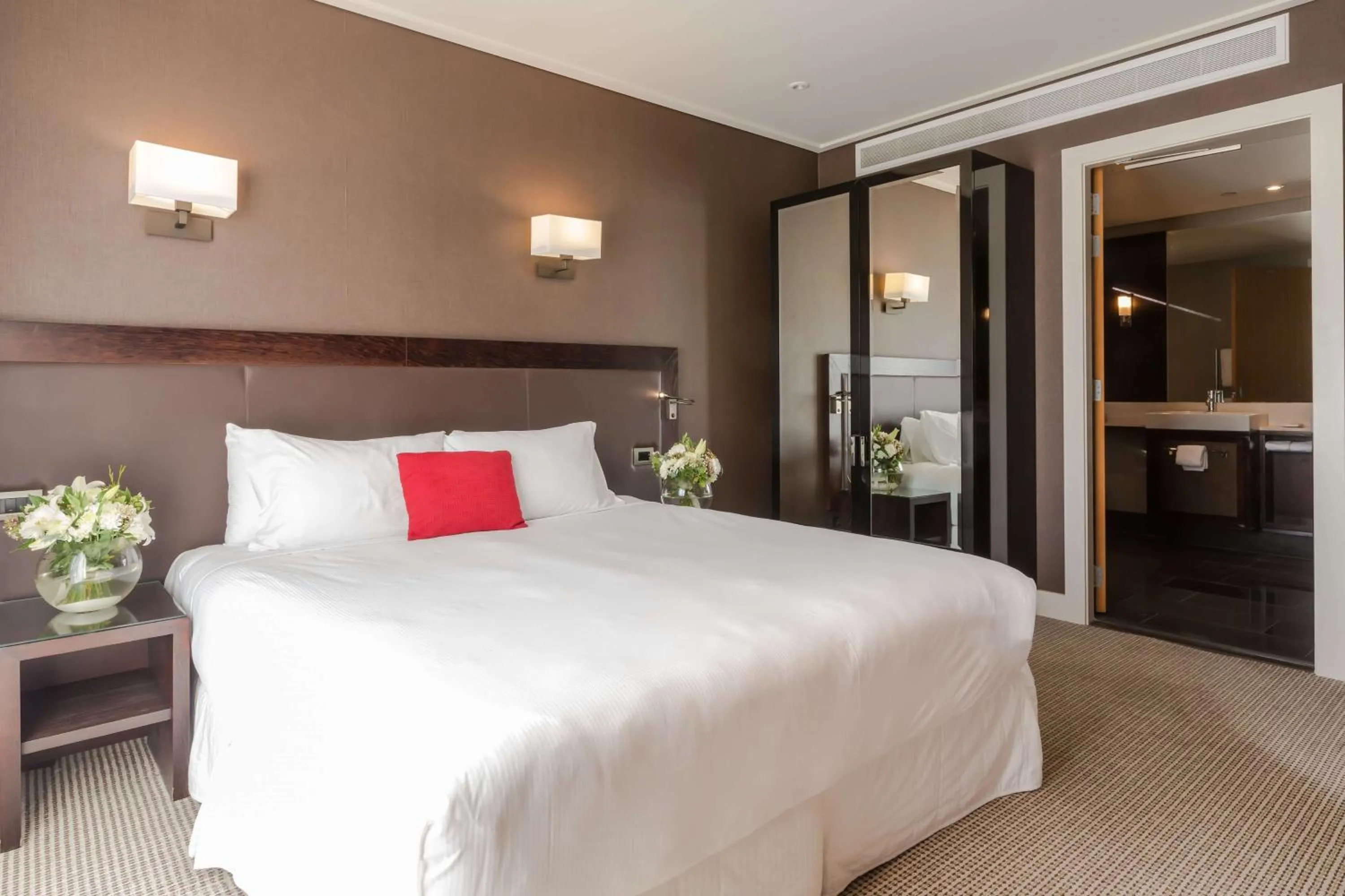 Bed in Hilton Queenstown Resort & Spa