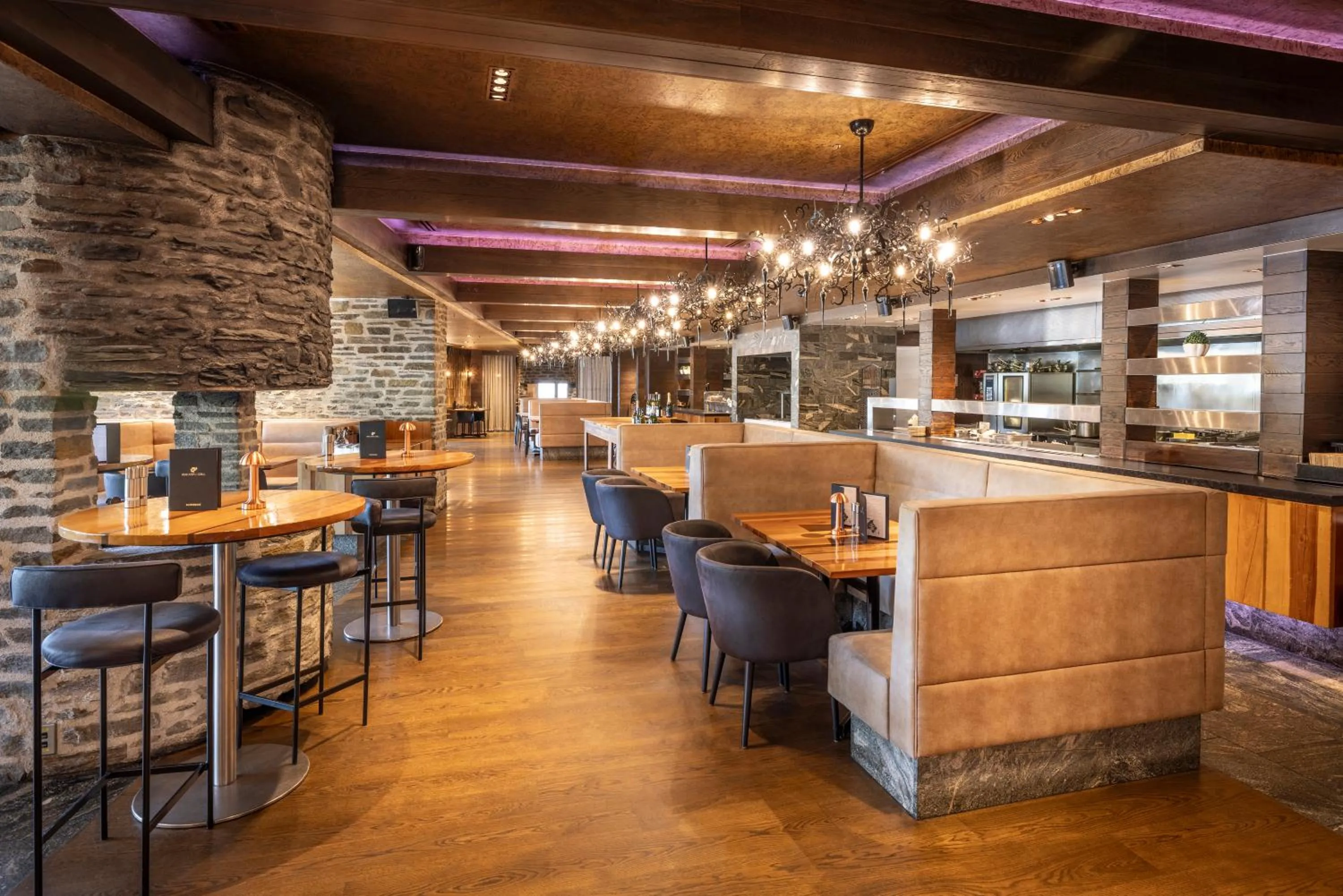 Restaurant/places to eat in Hilton Queenstown Resort & Spa