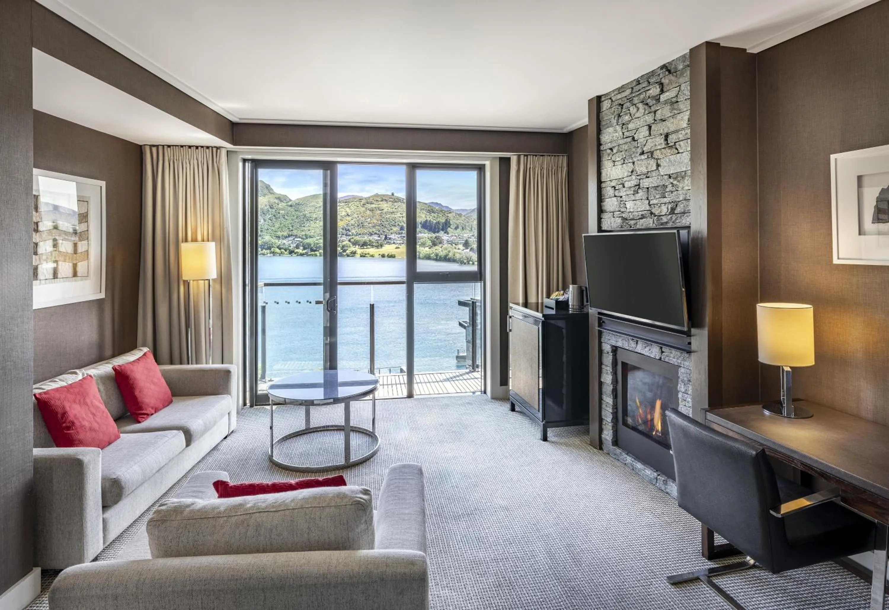 Living room in Hilton Queenstown Resort & Spa