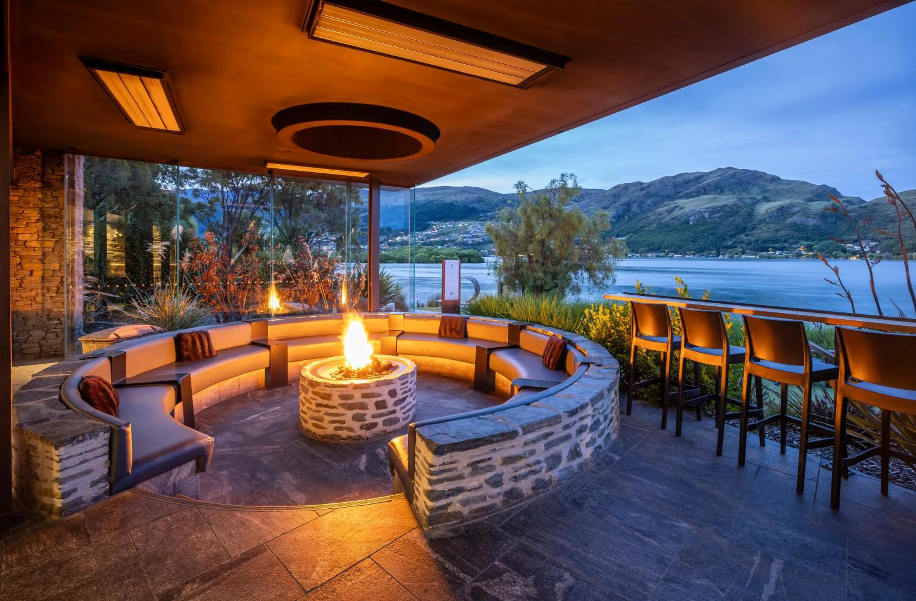 Restaurant/places to eat in Hilton Queenstown Resort & Spa
