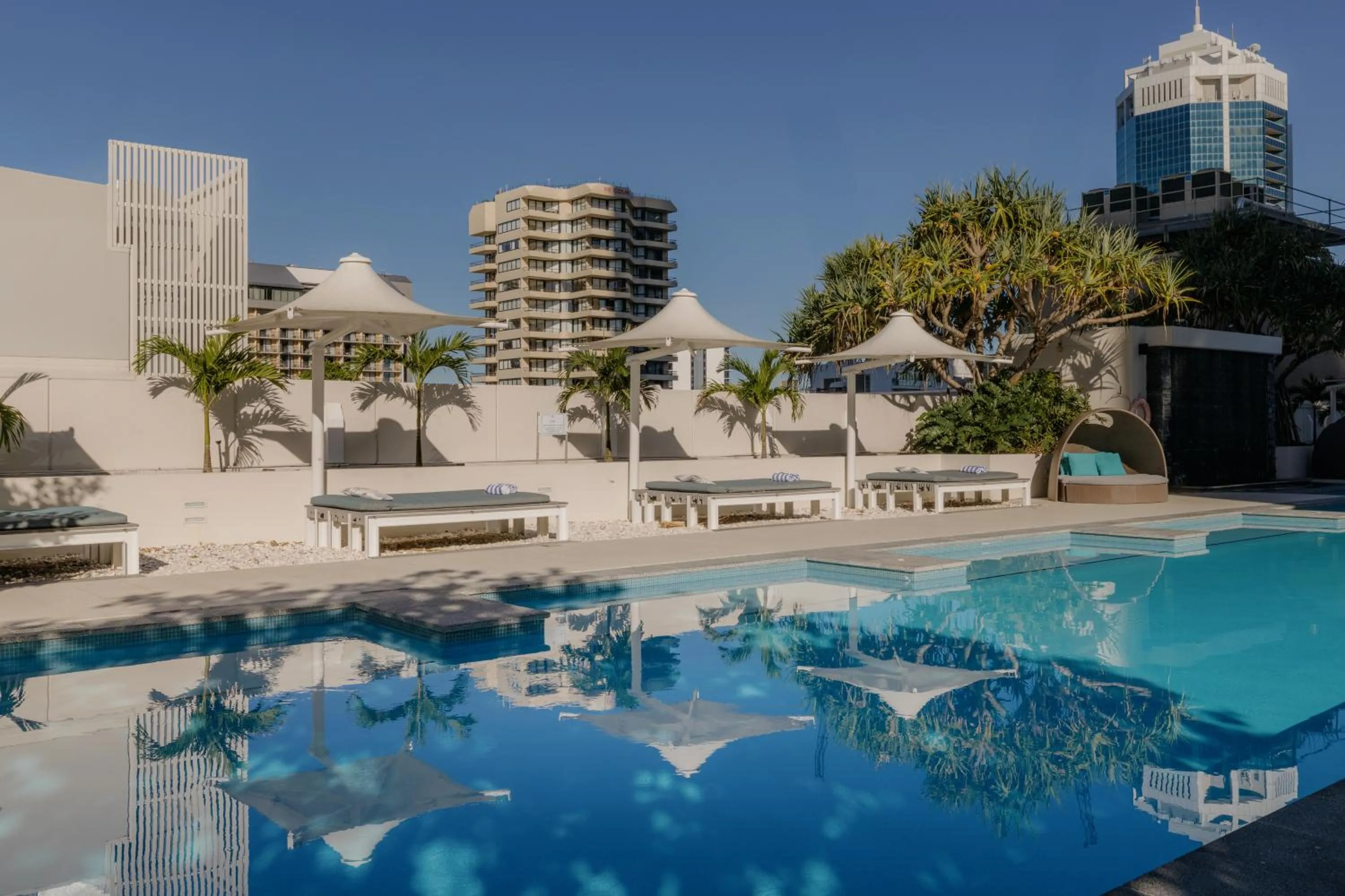 Swimming pool in Hilton Surfers Paradise Hotel & Residences