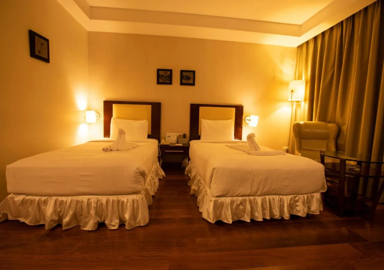 Bed in Grand Gardenia