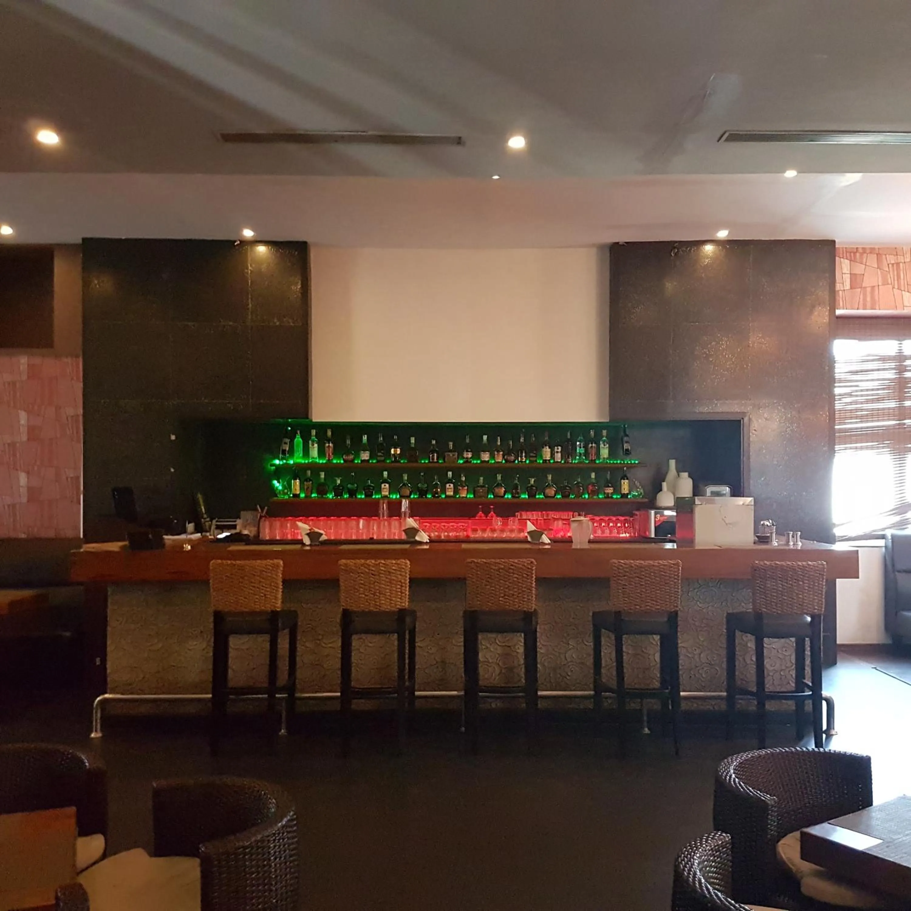 Alcoholic drinks in Grand Gardenia