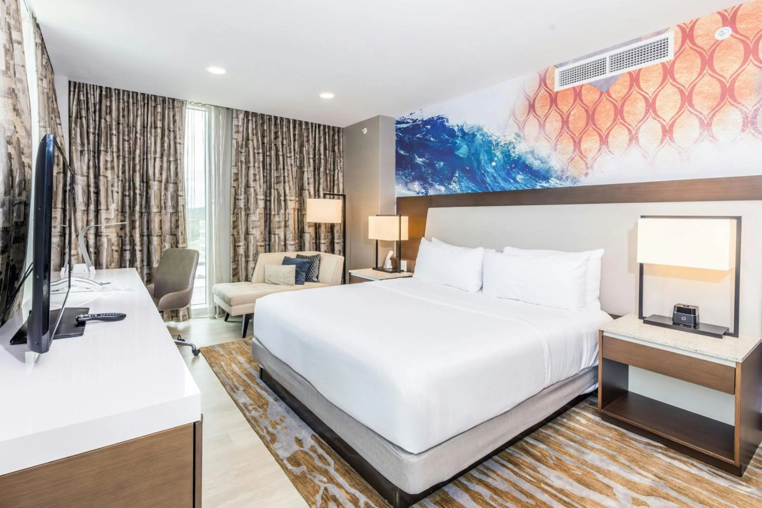 Bedroom, Bed in The Summit Hotel