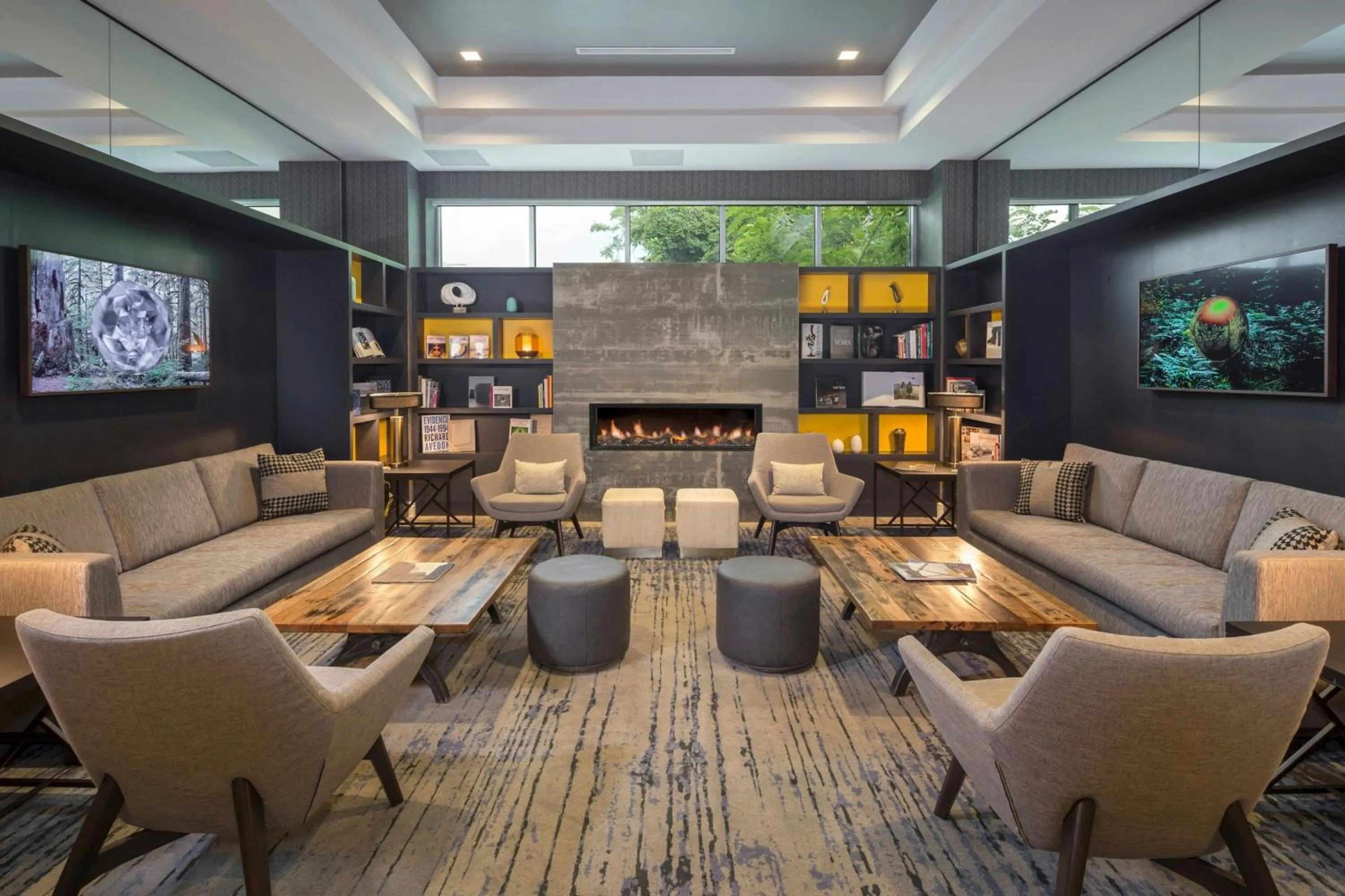 Lounge or bar in The Summit Hotel