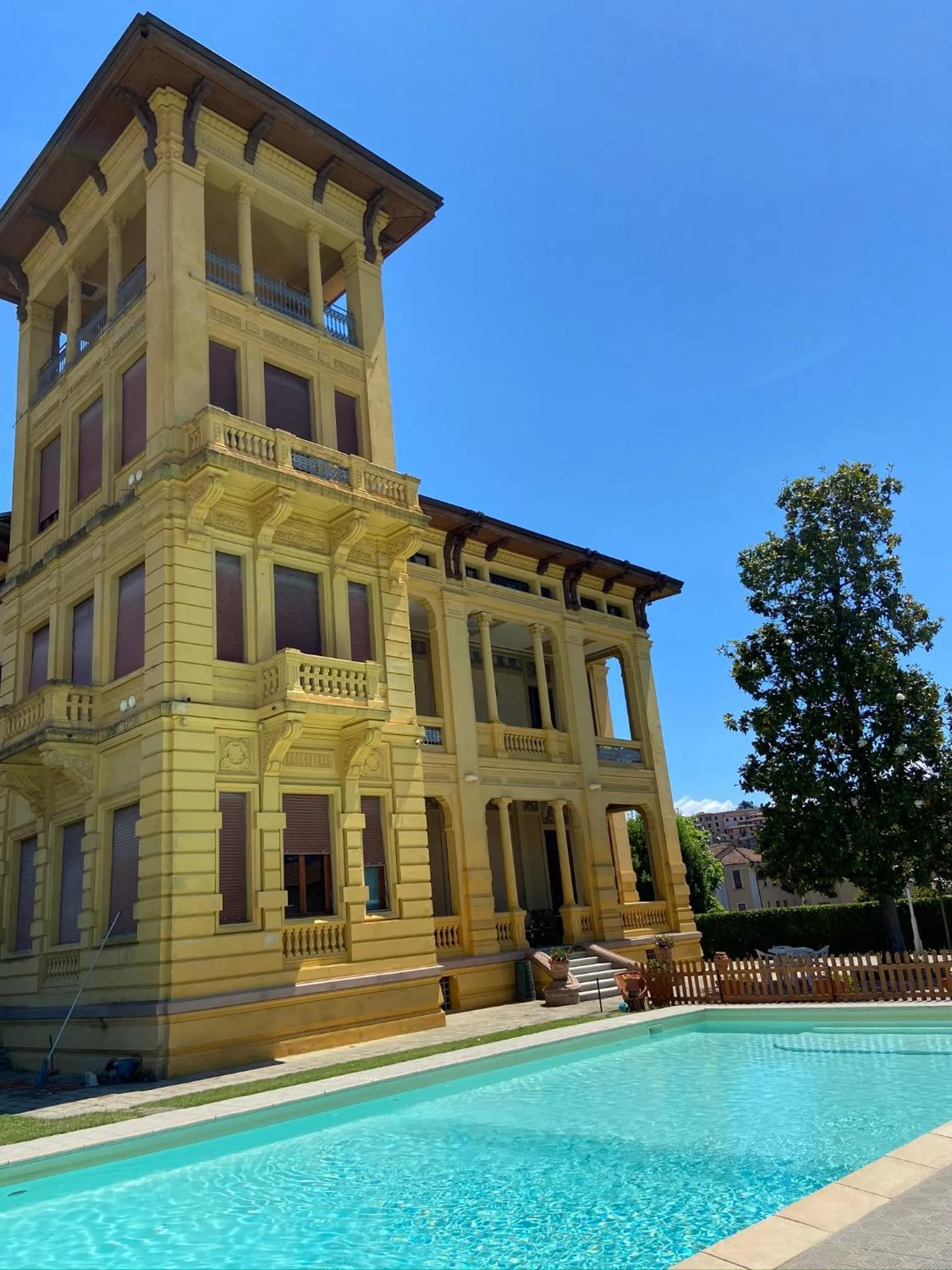 Property building in Villa Moorings