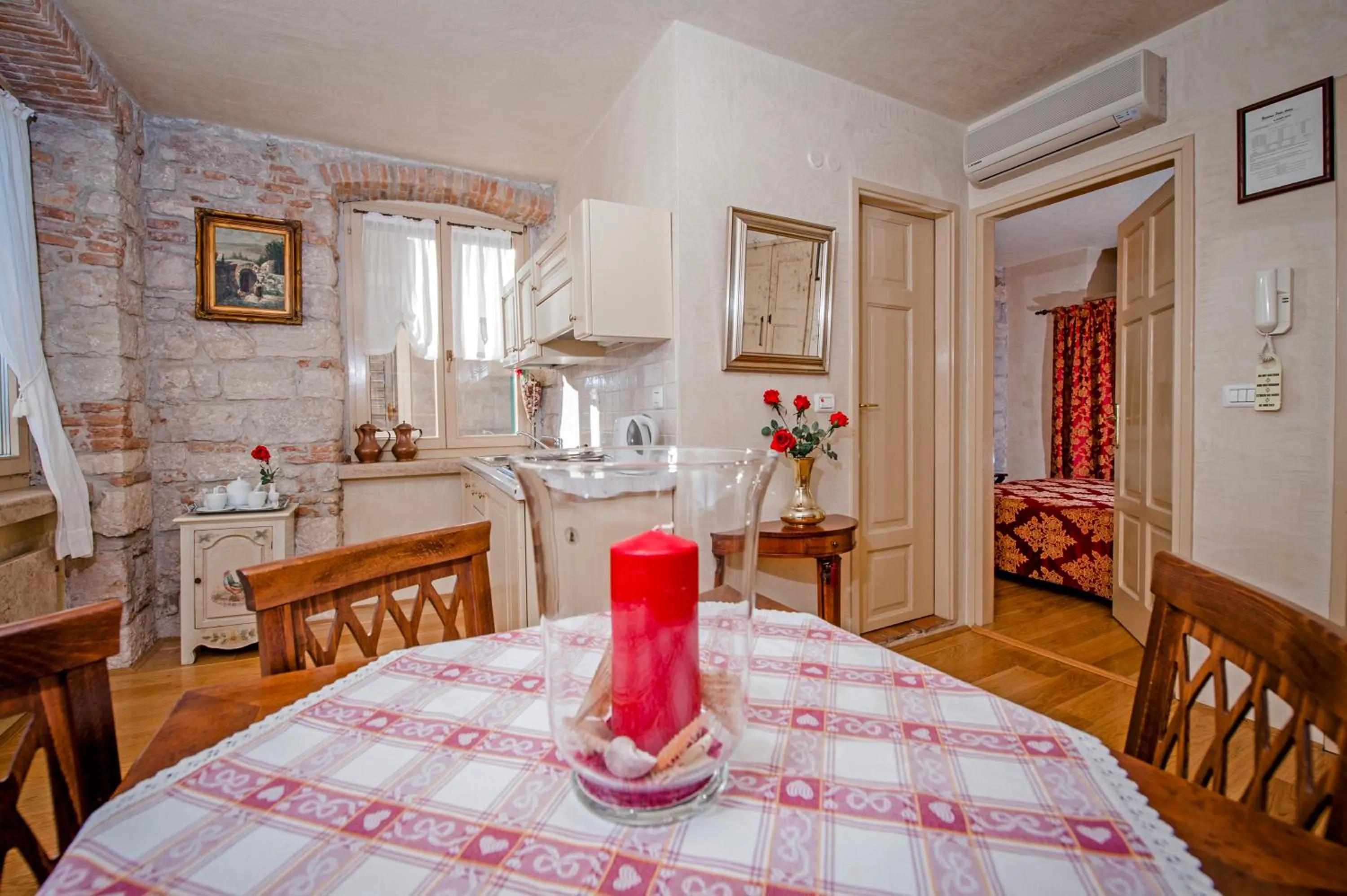 Photo of the whole room in Residence PORTA ANTICA Centro Storico