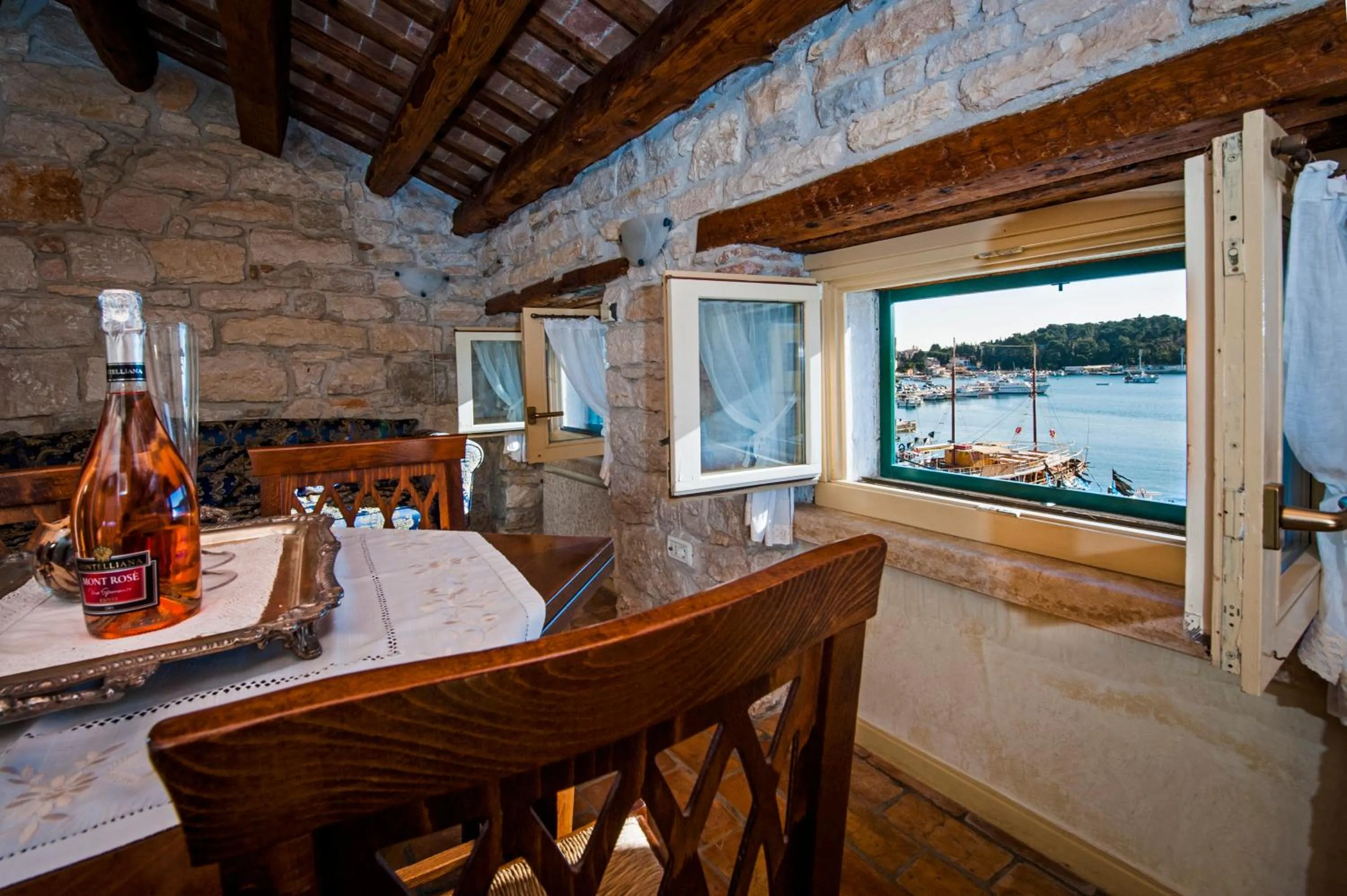 Sea view in Residence PORTA ANTICA Centro Storico