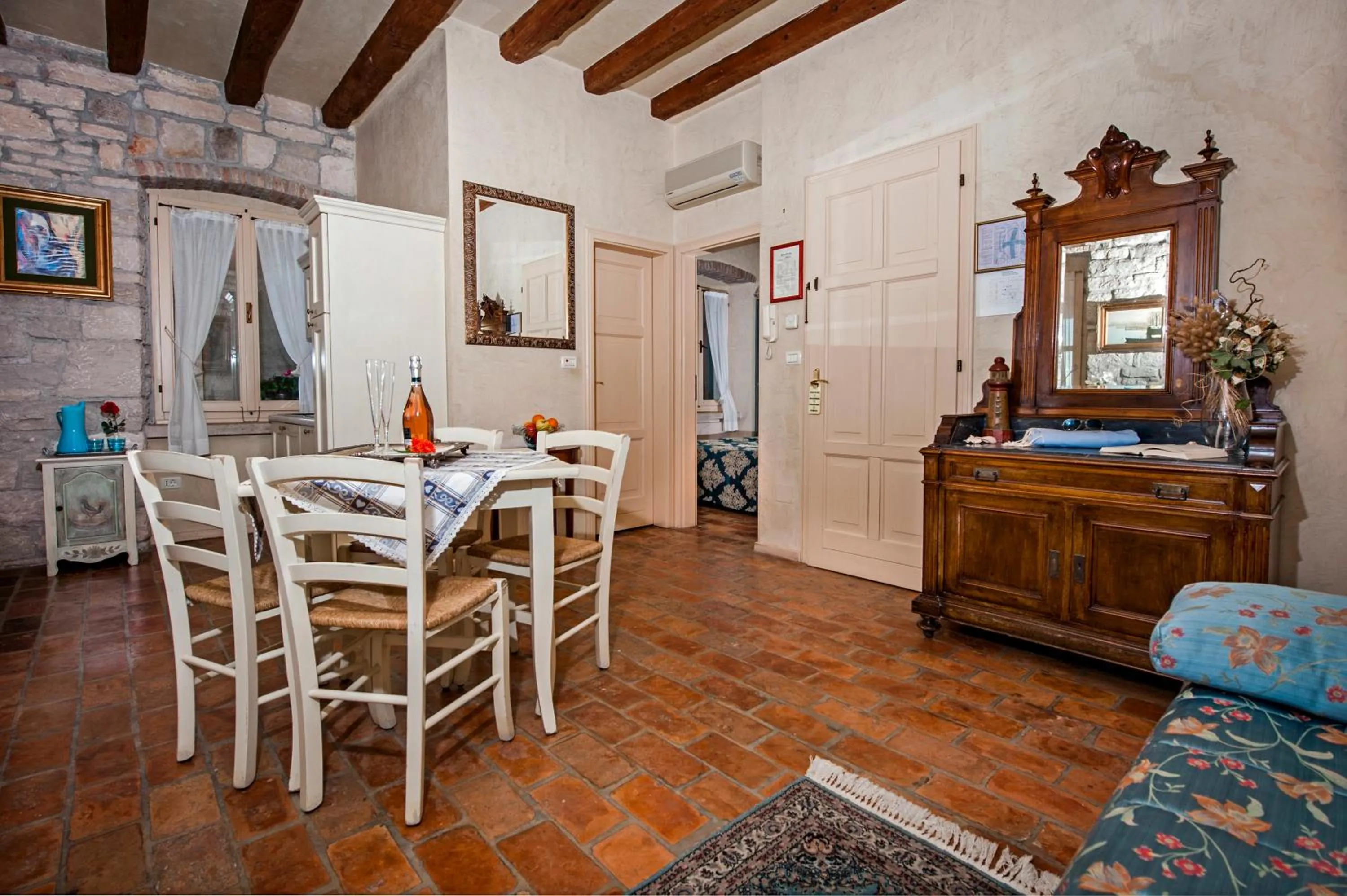 Decorative detail in Residence PORTA ANTICA Centro Storico