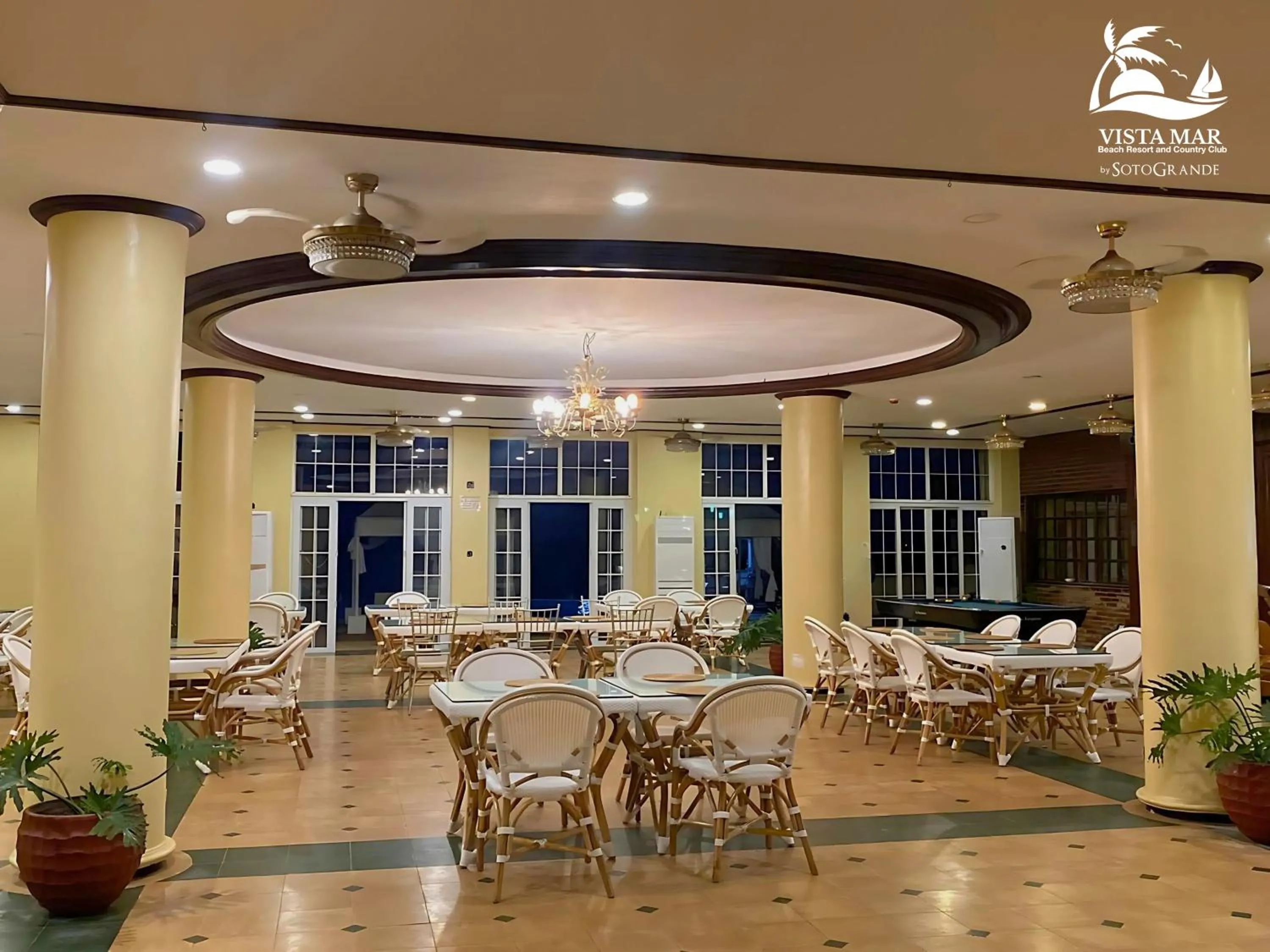 Restaurant/places to eat in Vista Mar Beach Resort & Country Club