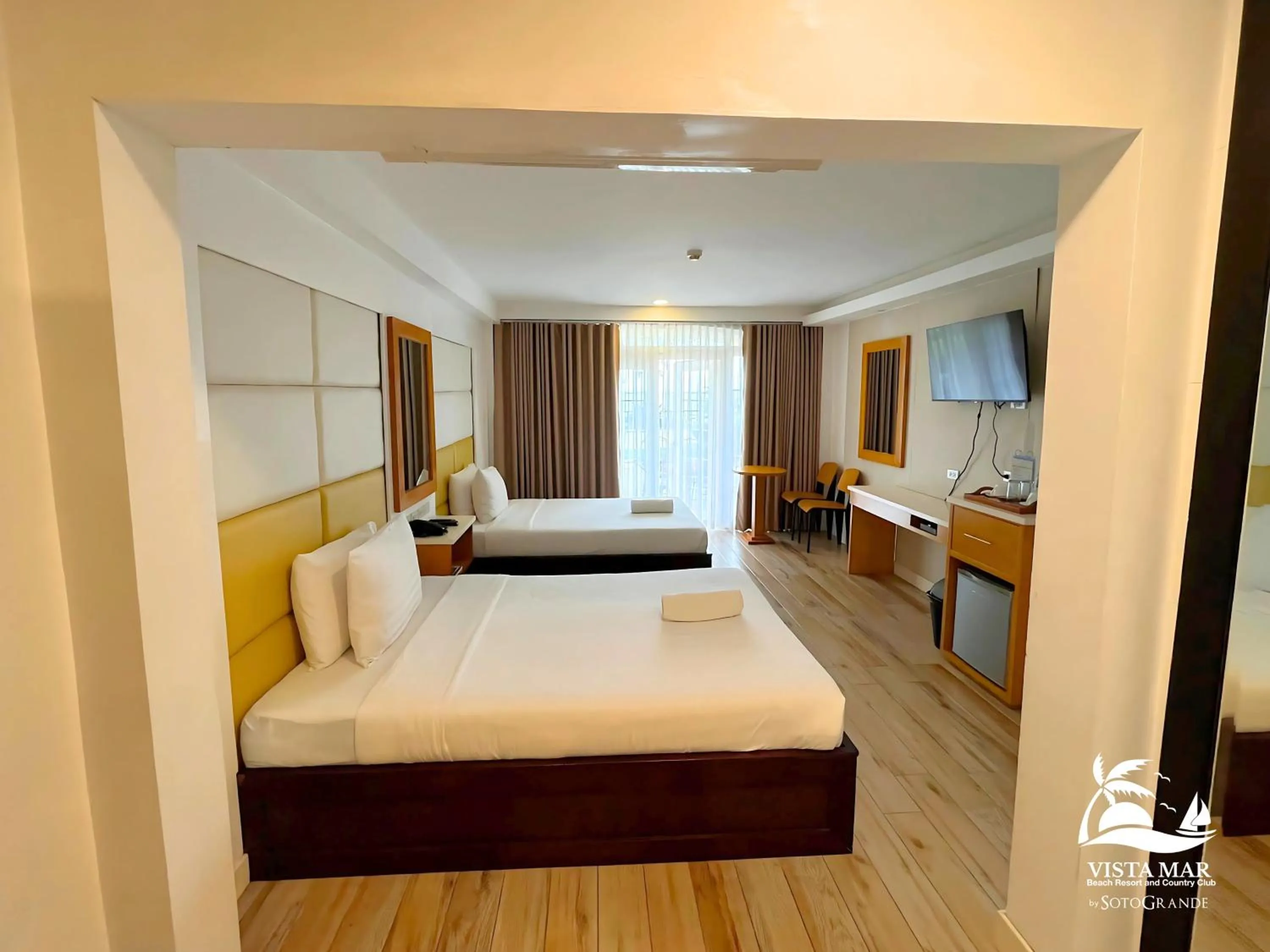 Photo of the whole room, Bed in Vista Mar Beach Resort & Country Club