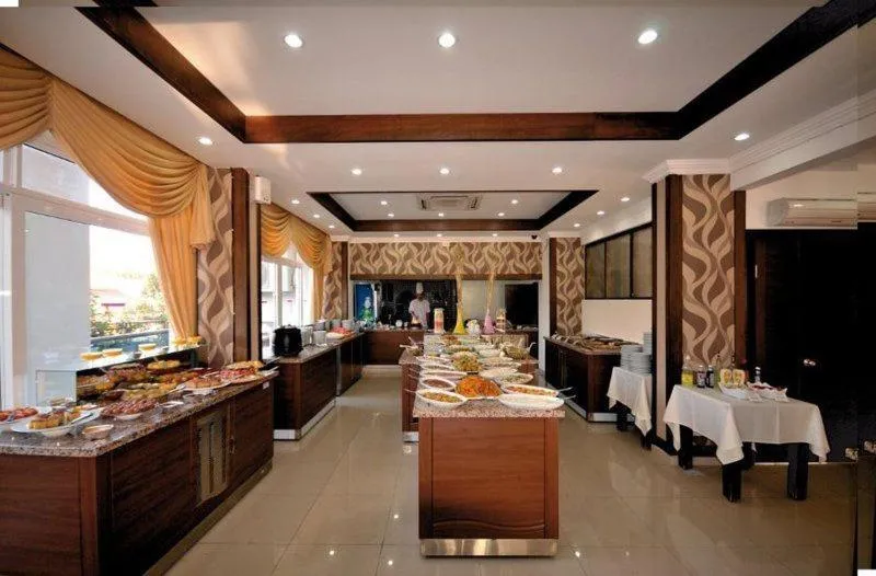 Restaurant/places to eat in Epic Hotel