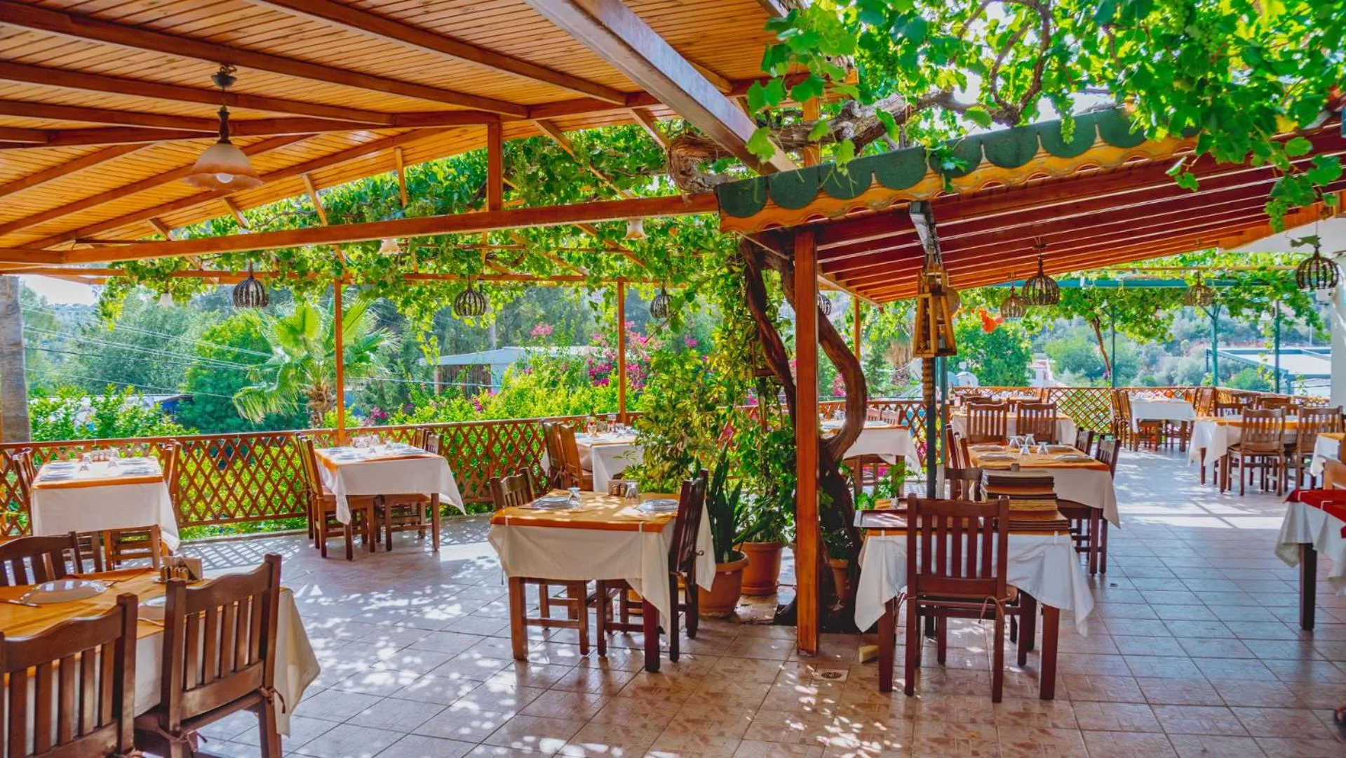 Restaurant/places to eat in St. Nicholas Pension