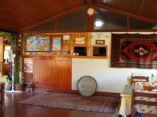 Restaurant/places to eat in Akay Hotel