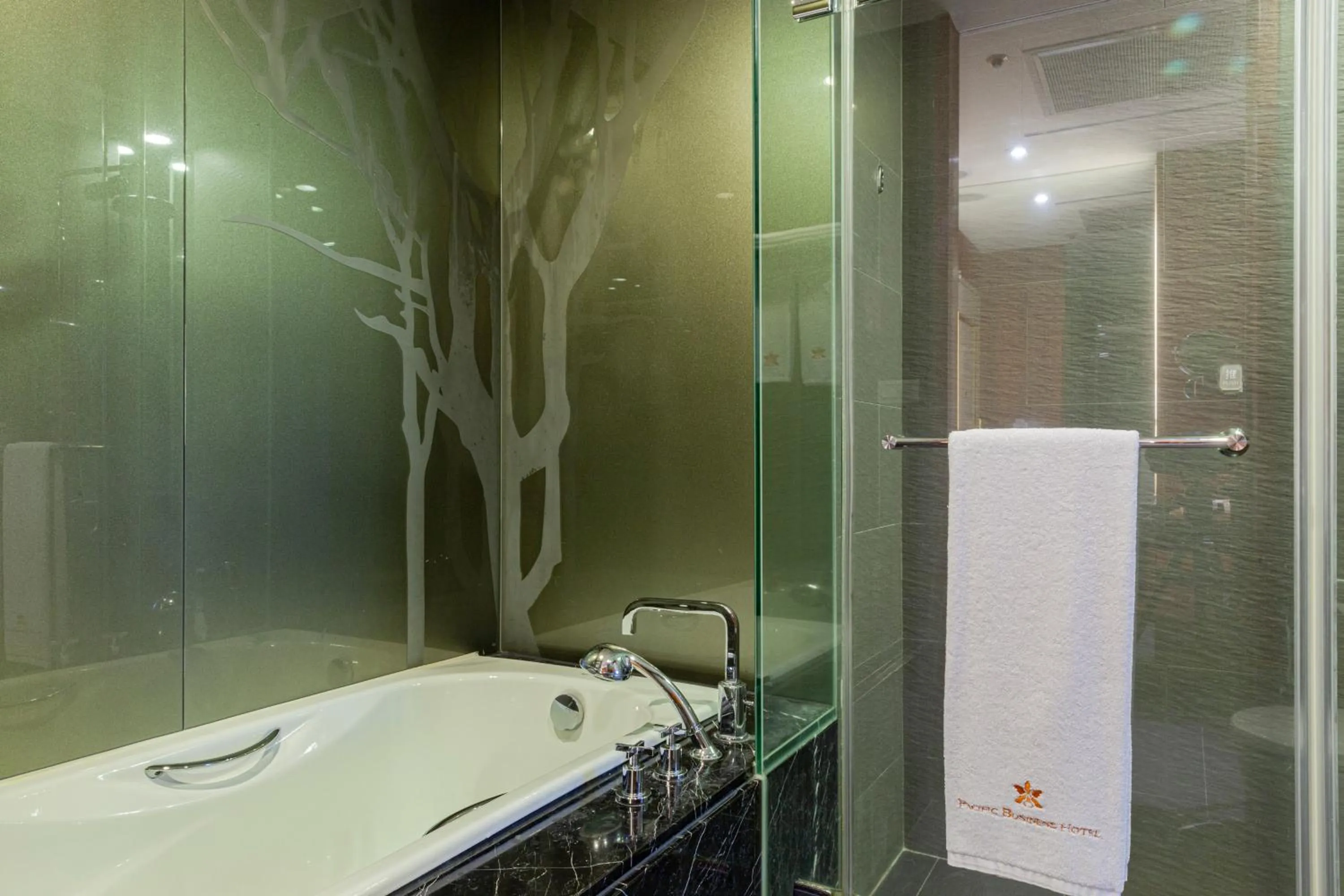 Pacific Business Hotel