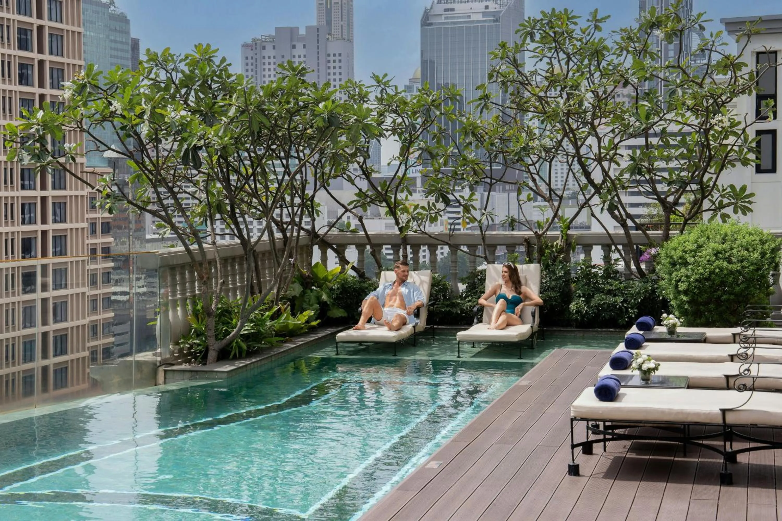 Swimming pool in Hotel Muse Bangkok, Autograph Collection