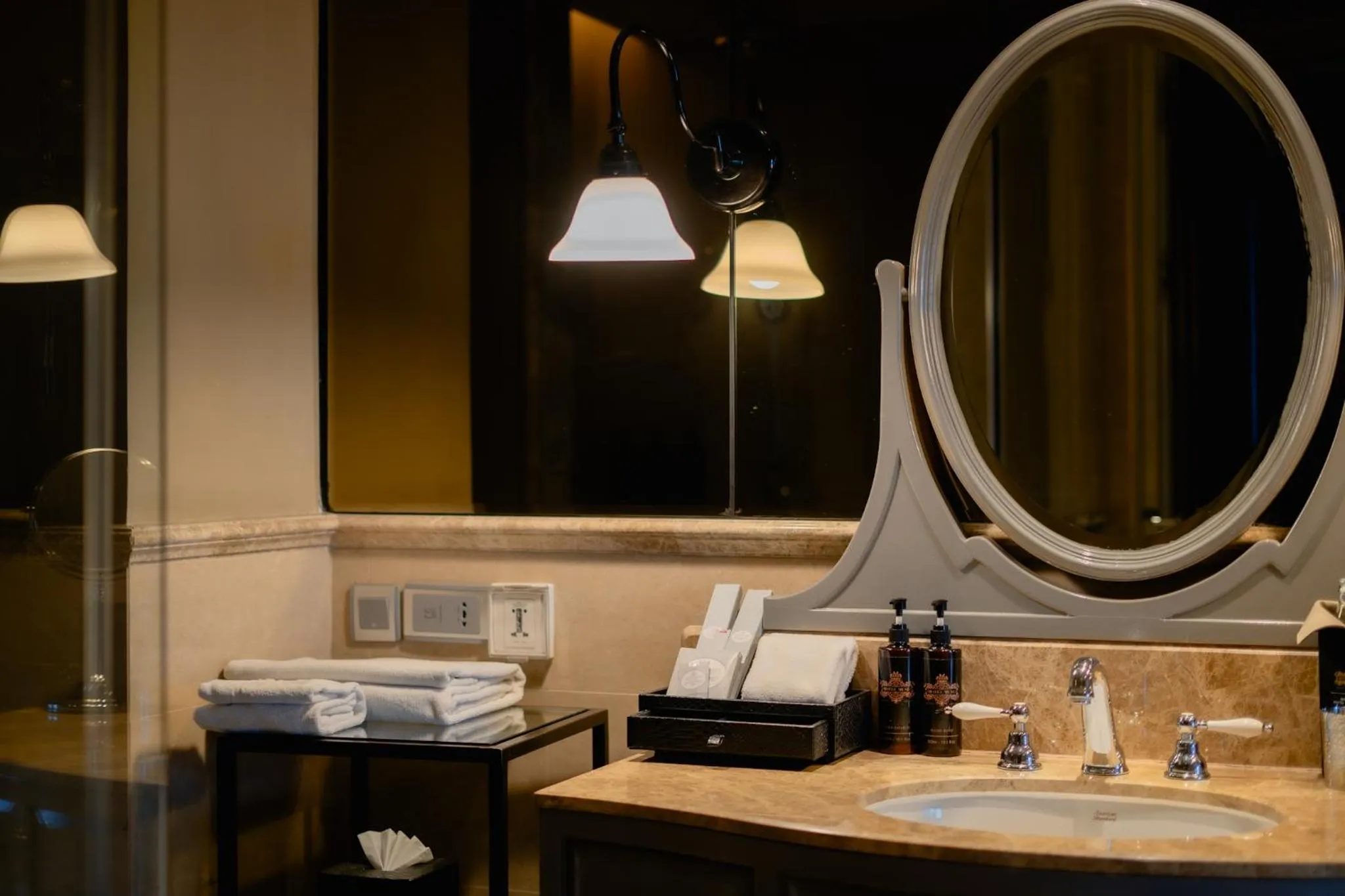 Bathroom in Hotel Muse Bangkok, Autograph Collection