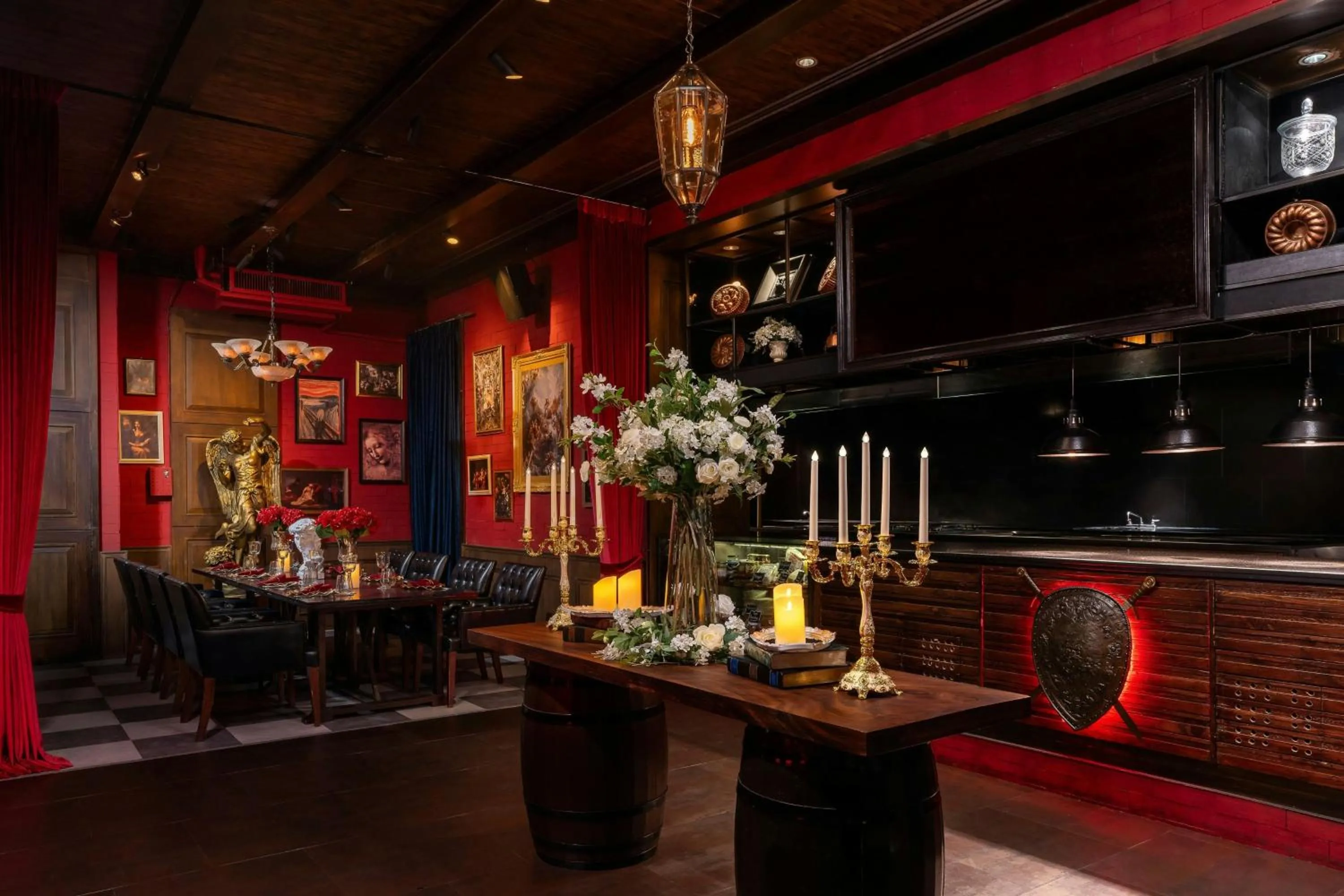Lounge or bar in Hotel Muse Bangkok, Autograph Collection by Marriott