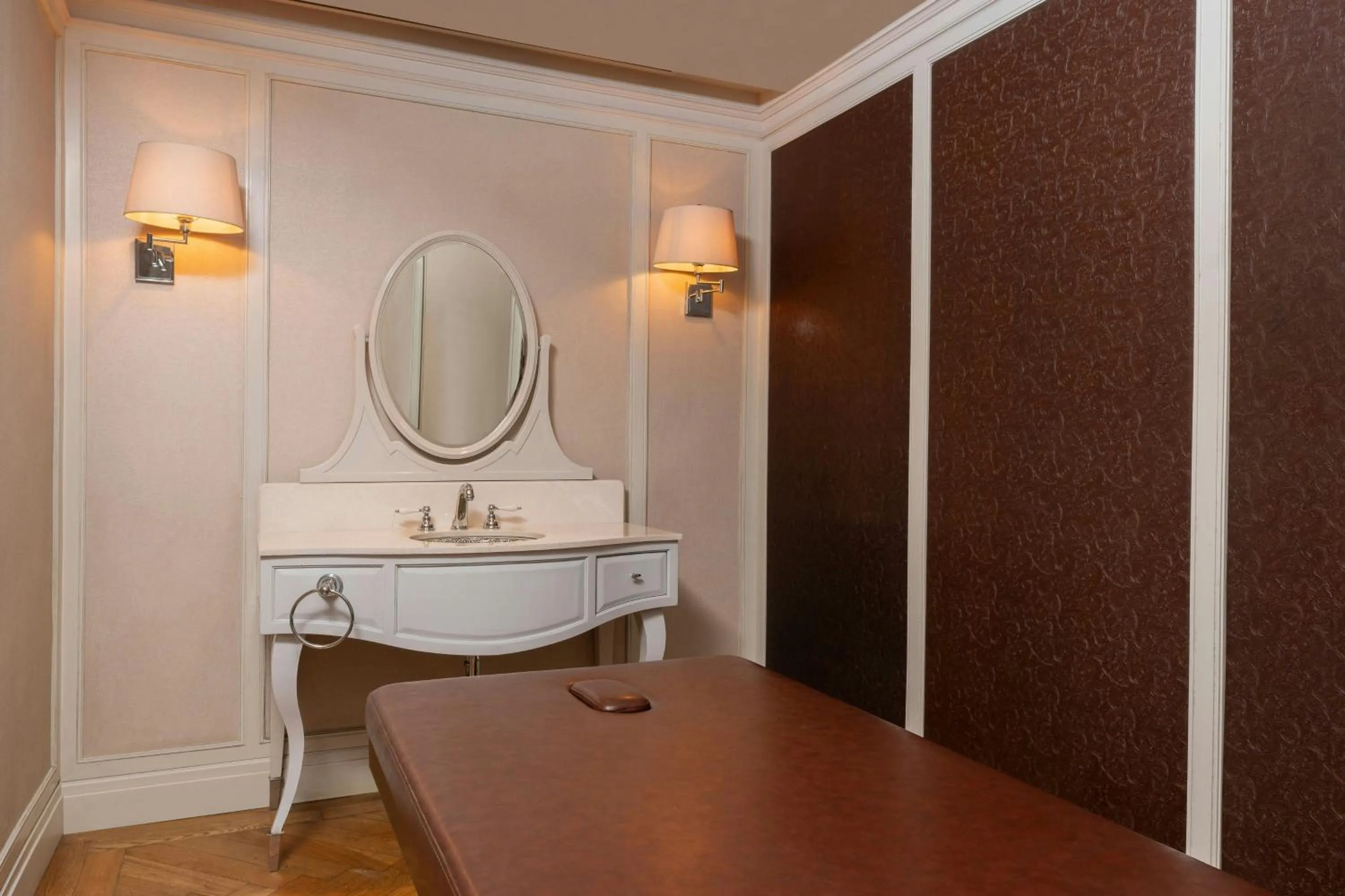 Photo of the whole room in Hotel Muse Bangkok, Autograph Collection