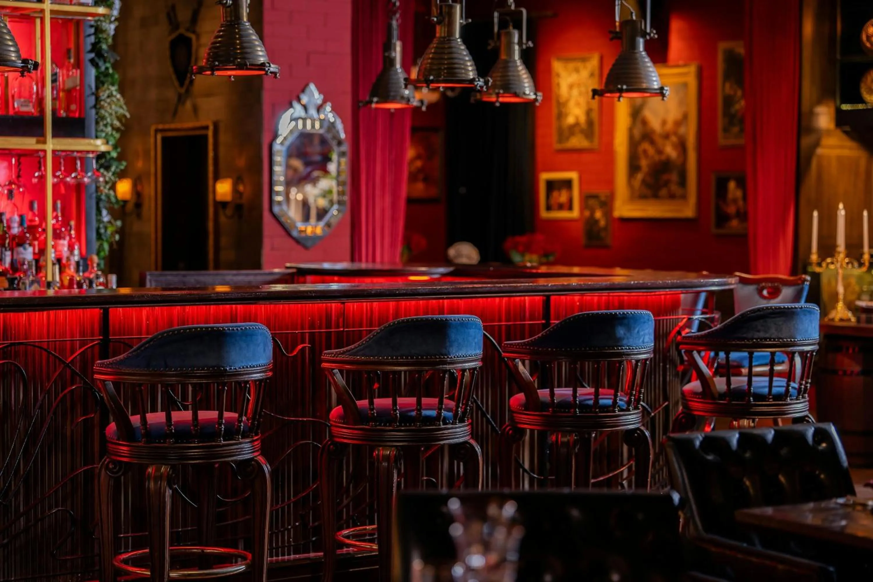 Lounge or bar in Hotel Muse Bangkok, Autograph Collection by Marriott