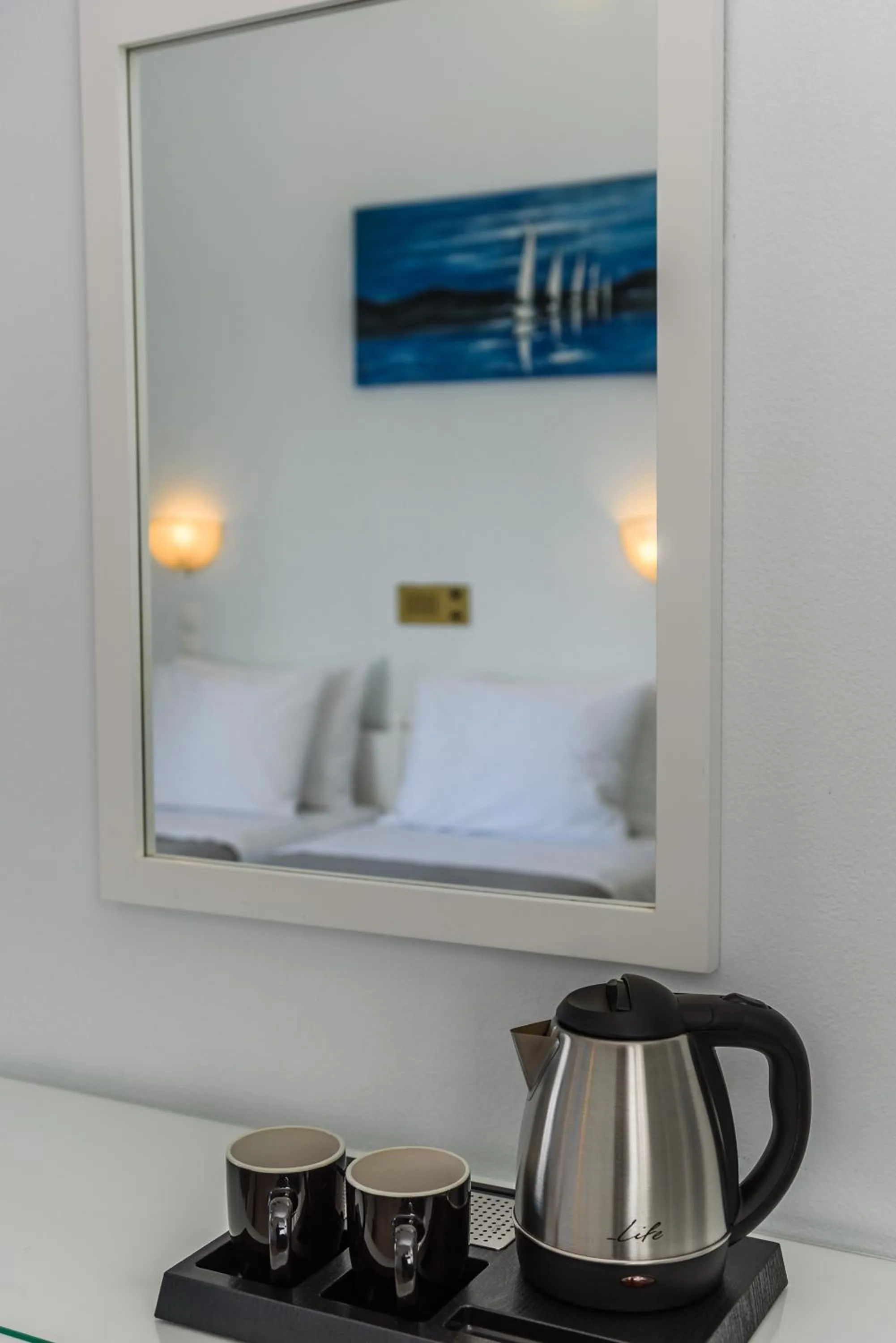 Coffee/tea facilities, Bed in Glaros Hotel